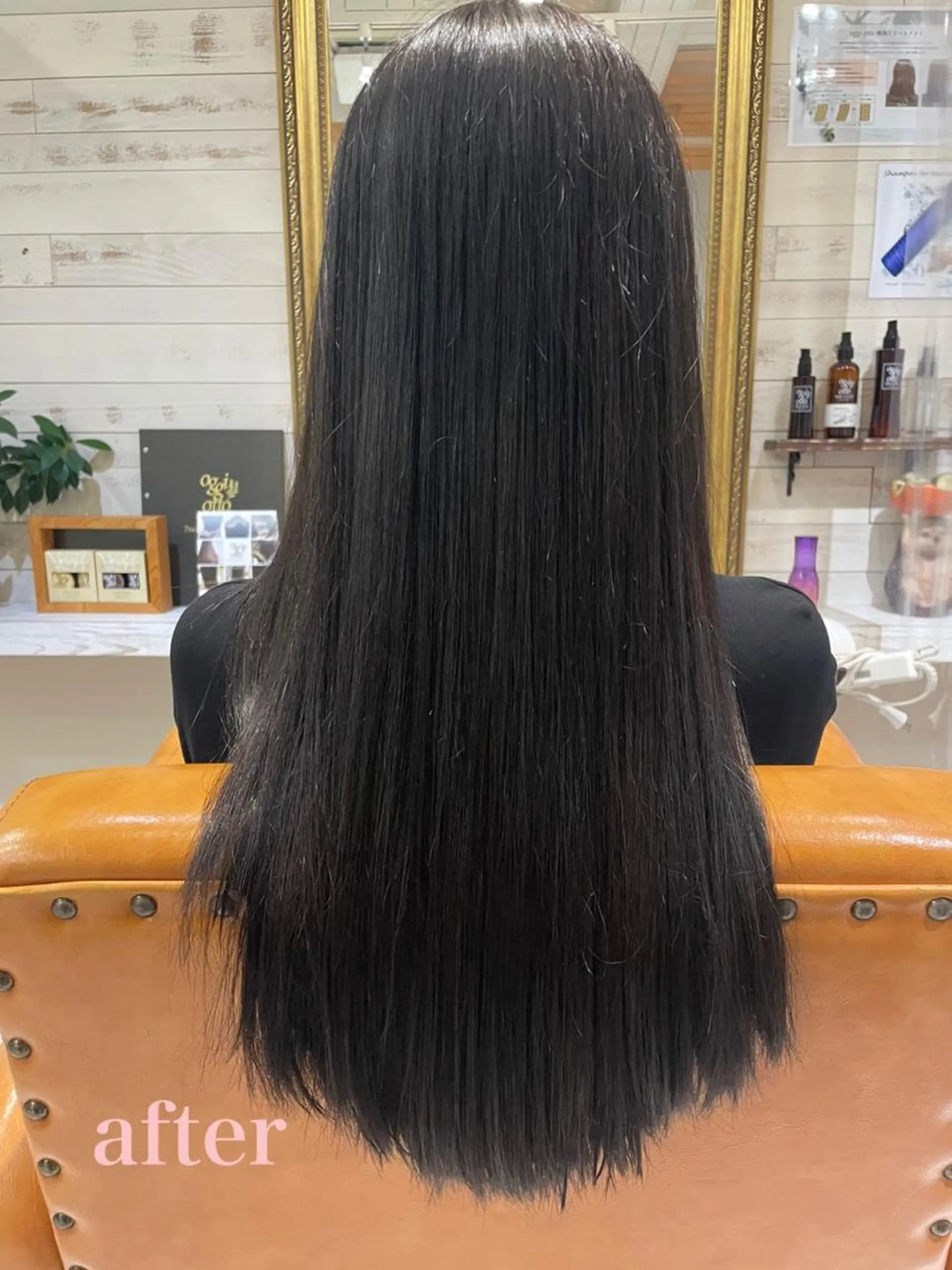 ロング カラー 紺谷 久美子のヘアスタイル