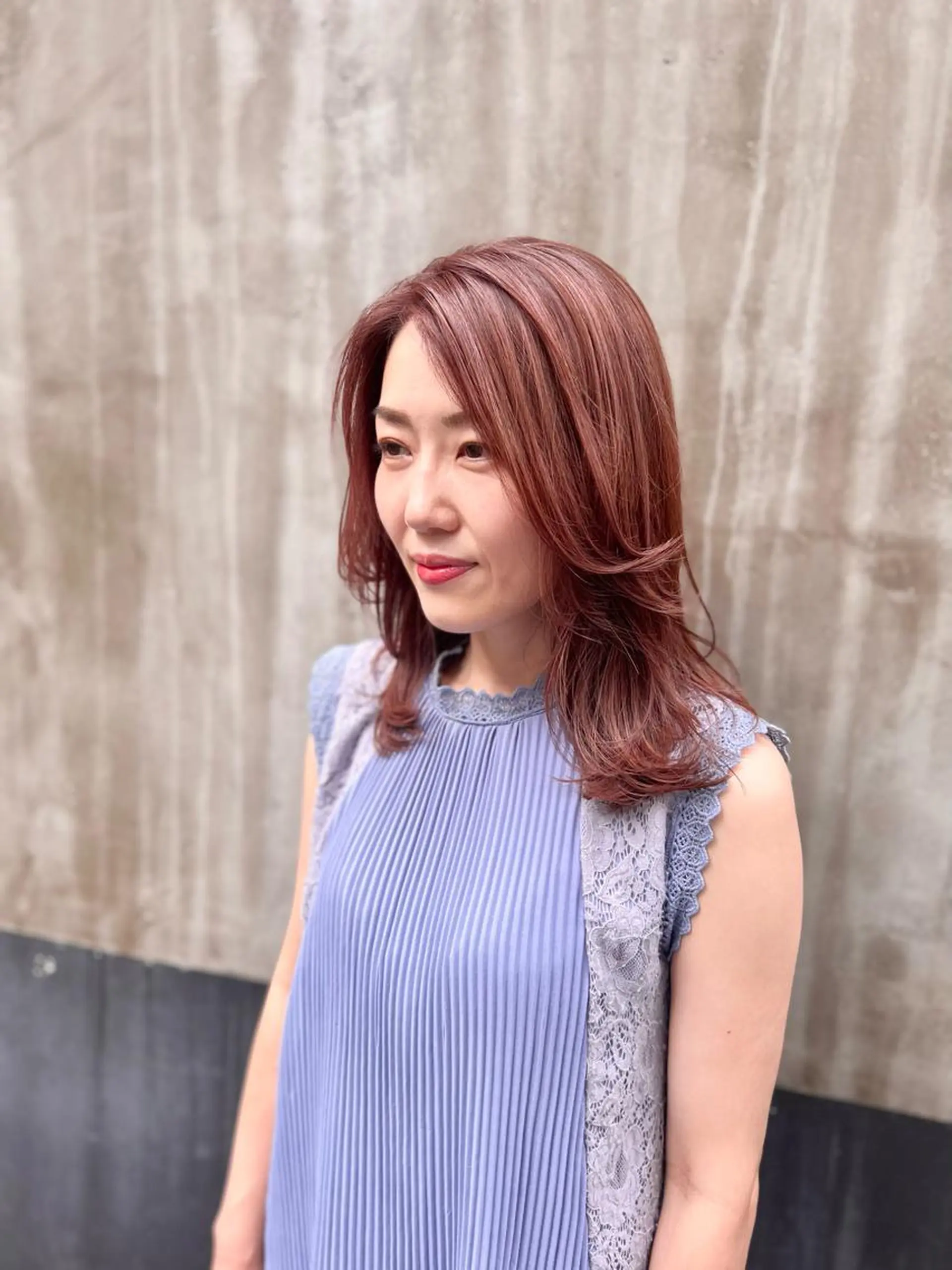 ミディアム カラー ハイライトカラー ピンクカラー ピンクパープル パープルカラー ハイライト 🍇おぐら めぐみ🍇のヘアスタイル