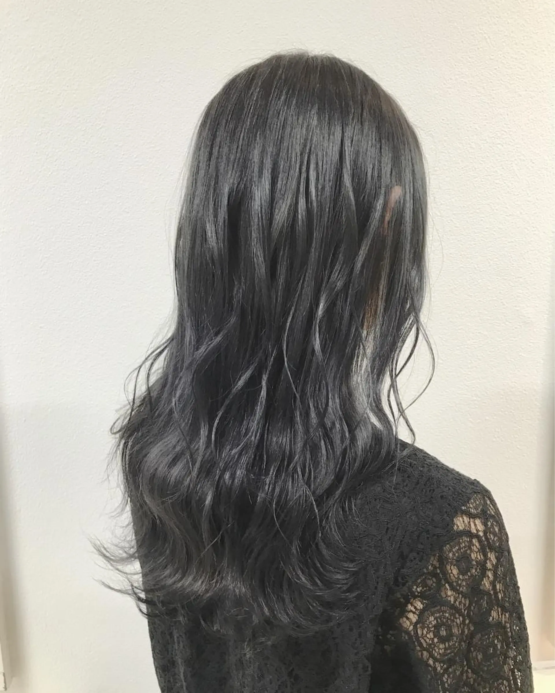 セミロング カラー ヘアアレンジ ブリーチ ブルーカラー ハイトーンカラー ブリーチなしカラー シルバー カット ヘアカラー トリートメント GiseL天神カラー 髪質改善/ブリーチのヘアスタイル