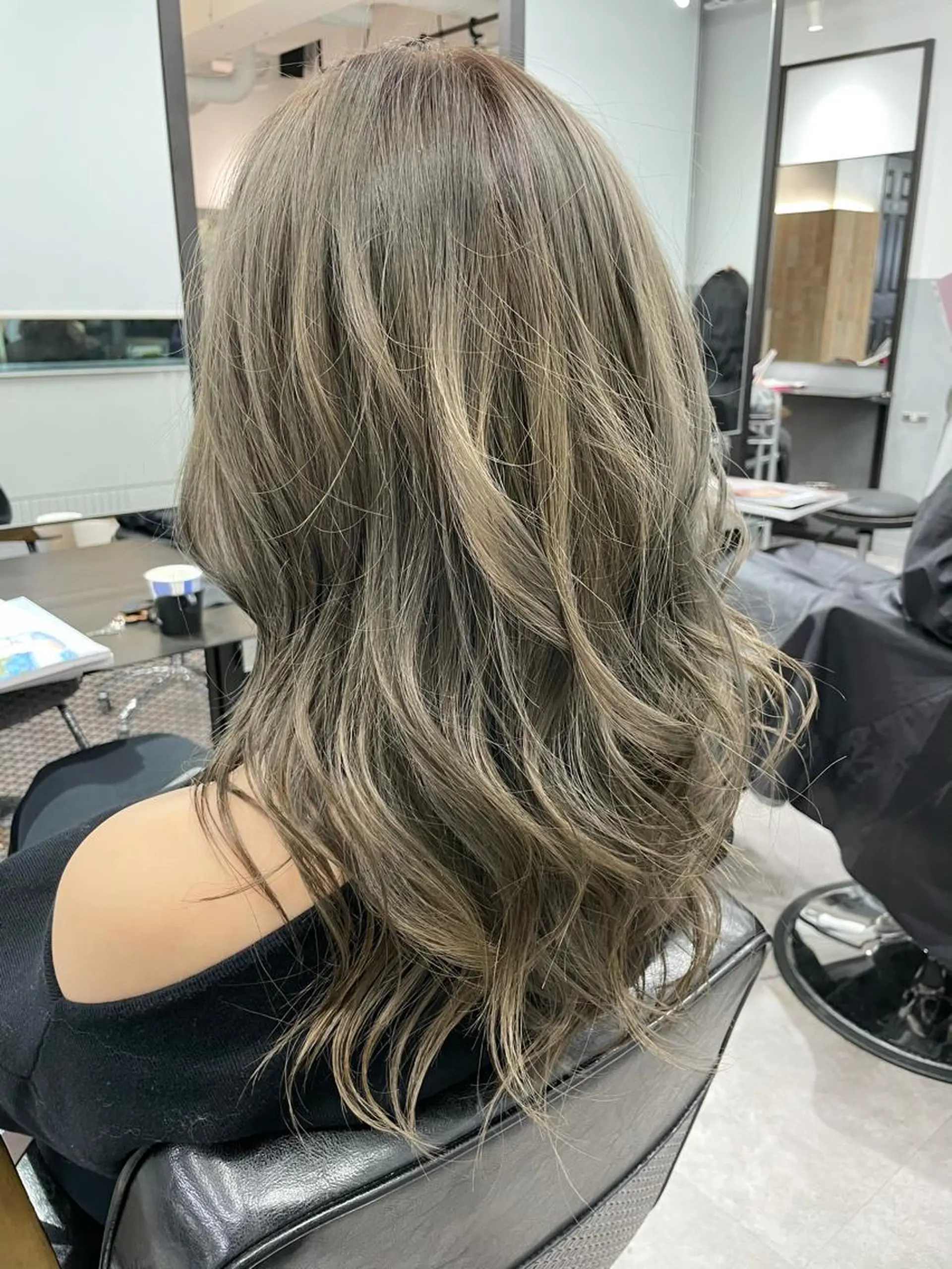 ロング ヘアカラー 色気レイヤー& ショートはお任せ🌟のヘアスタイル