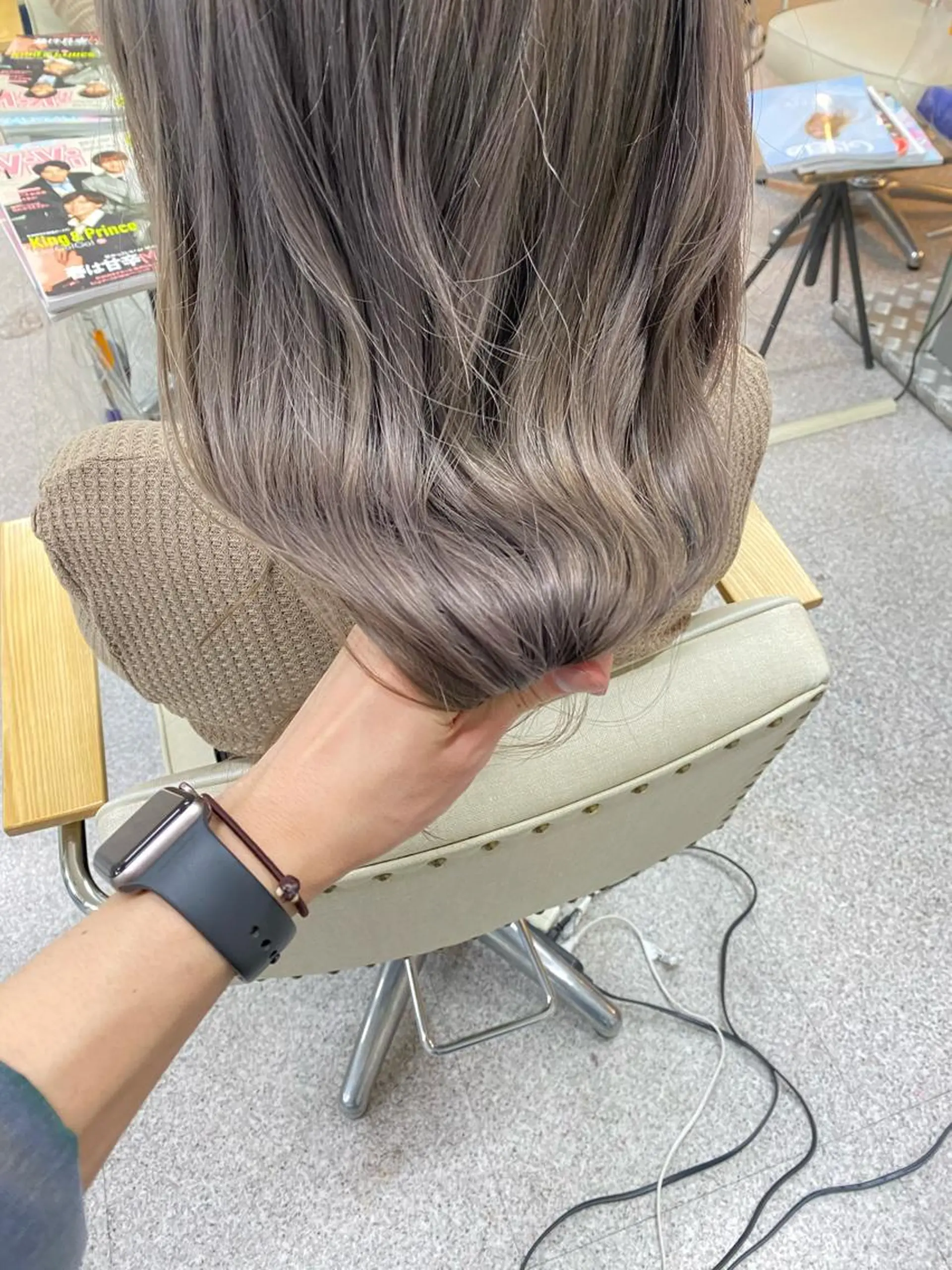 ミディアム カラー レイヤーウルフ エクステ磯部のヘアスタイル