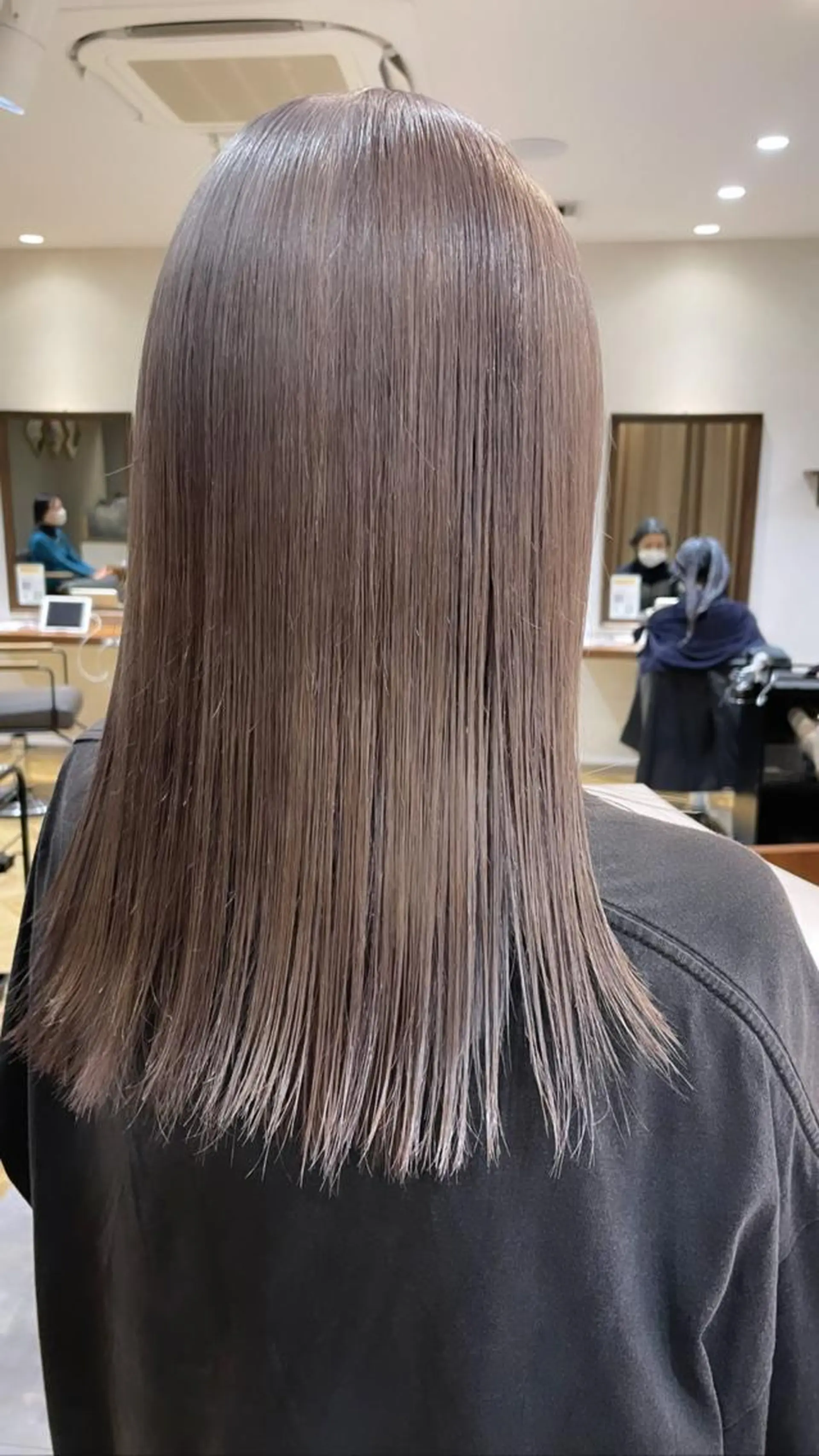 ミディアム カラー ブリーチ グレージュ ヘアカラー トリートメント Lond  mare 🦋ayana🦋のヘアスタイル