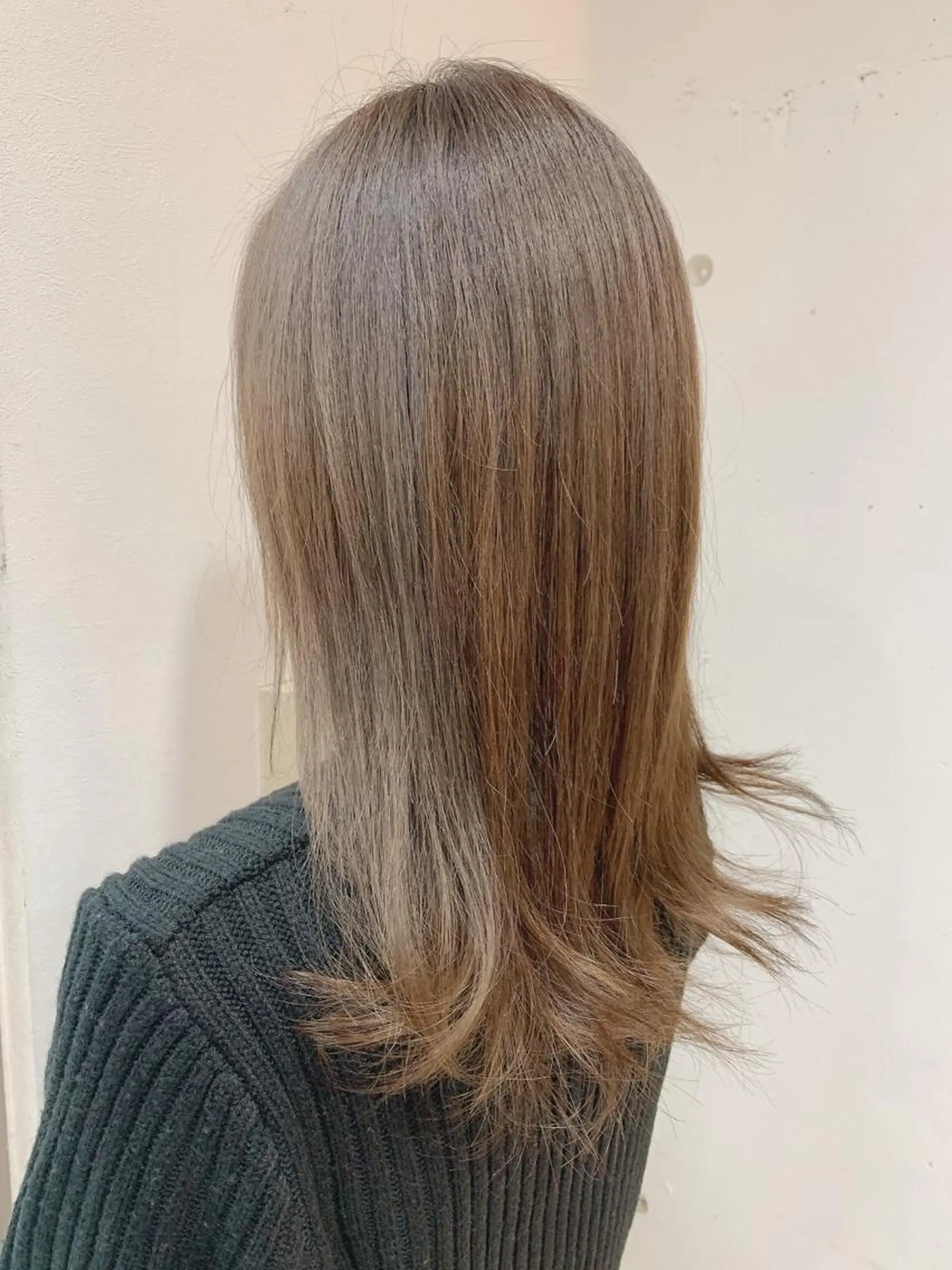 ミディアム カラー 白髪ぼかしハイライト 柳川拓哉のヘアスタイル