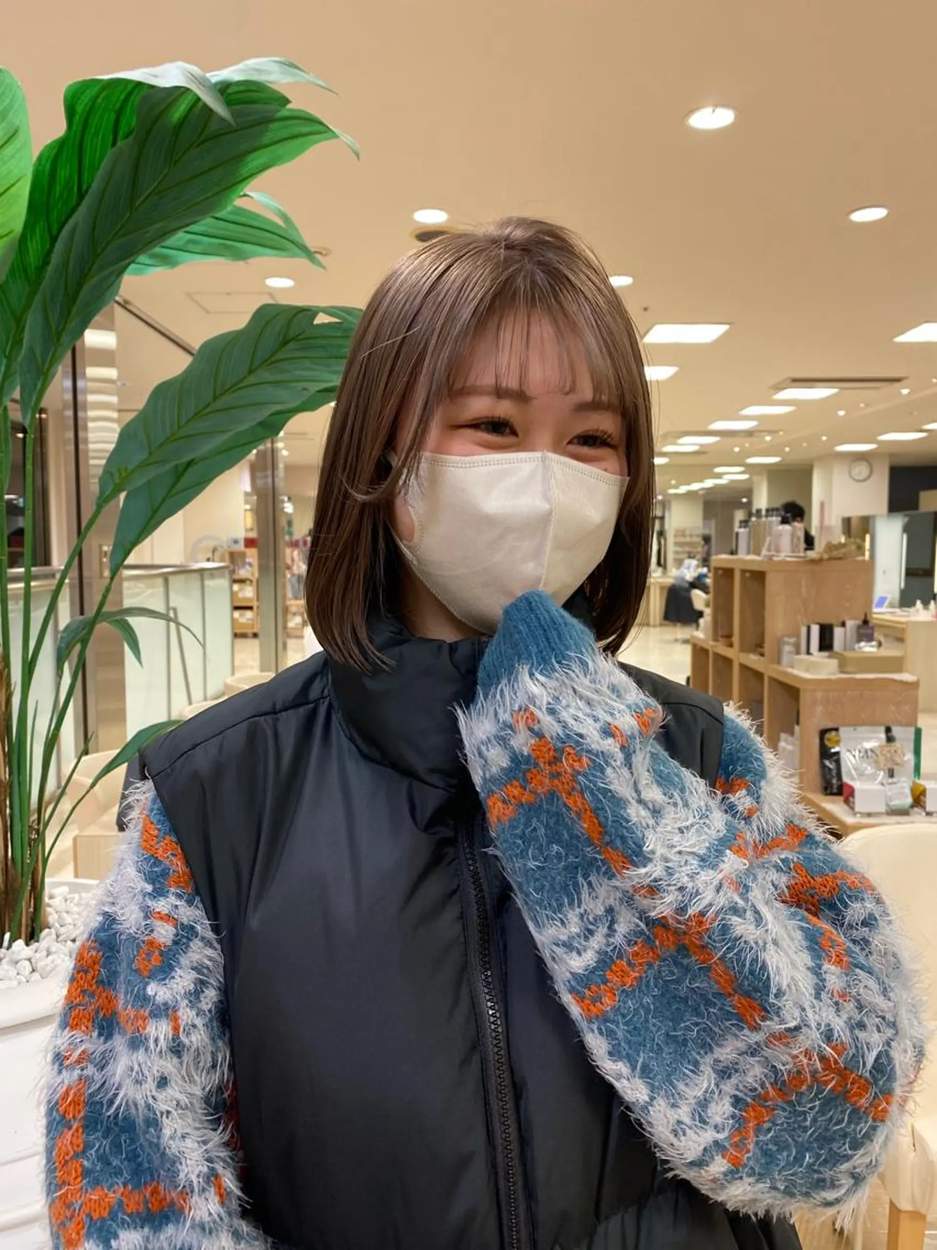 ショート カラー ベージュカラー 透明感カラー ハイトーンカラー ハイトーンベージュ ミルクティーベージュ ヘアカラー レイヤー/ウルフ🤍 mayo.のヘアスタイル