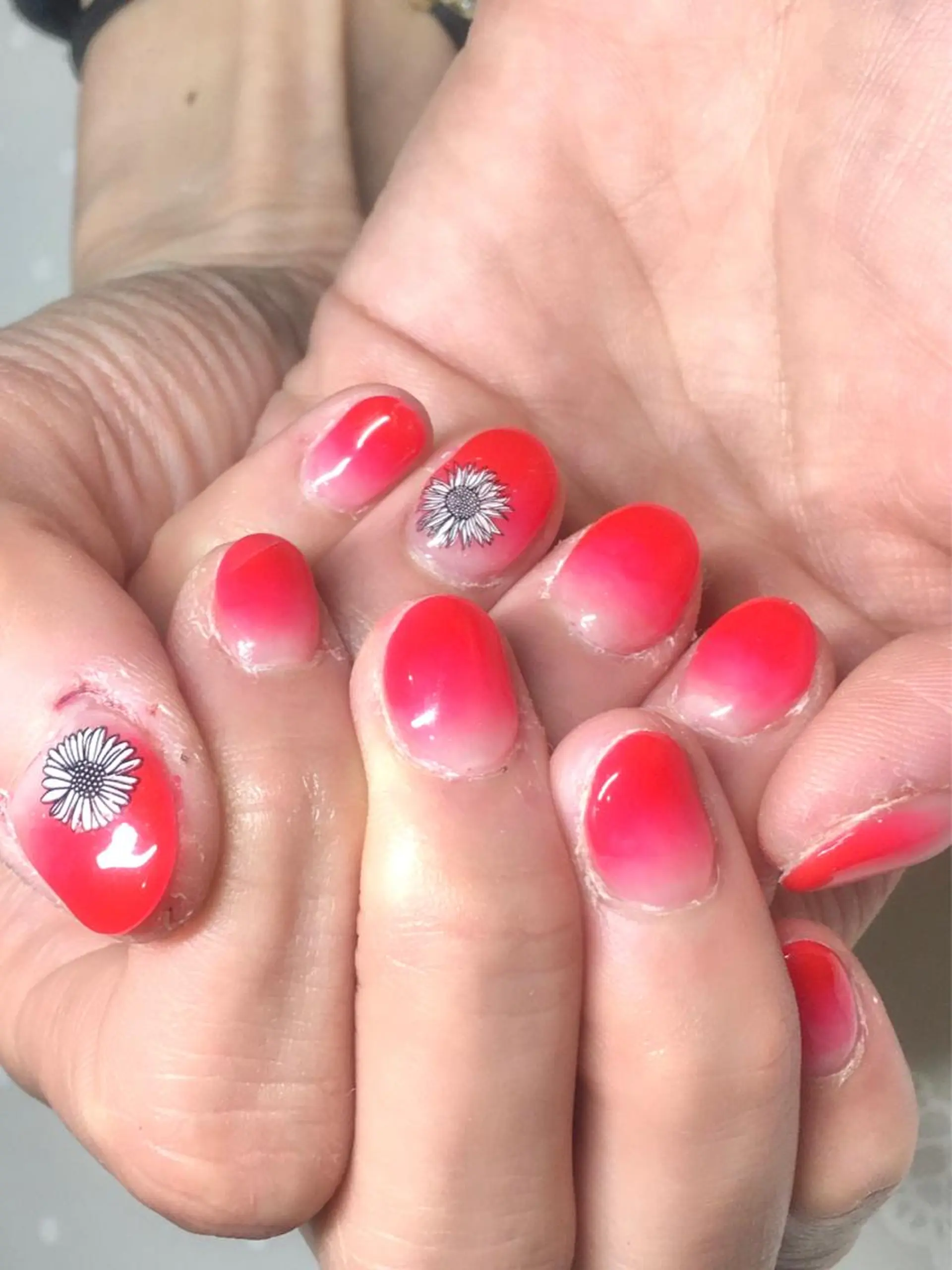 ネイル 新宿ネイルサロン ジェミディローサのネイルデザイン