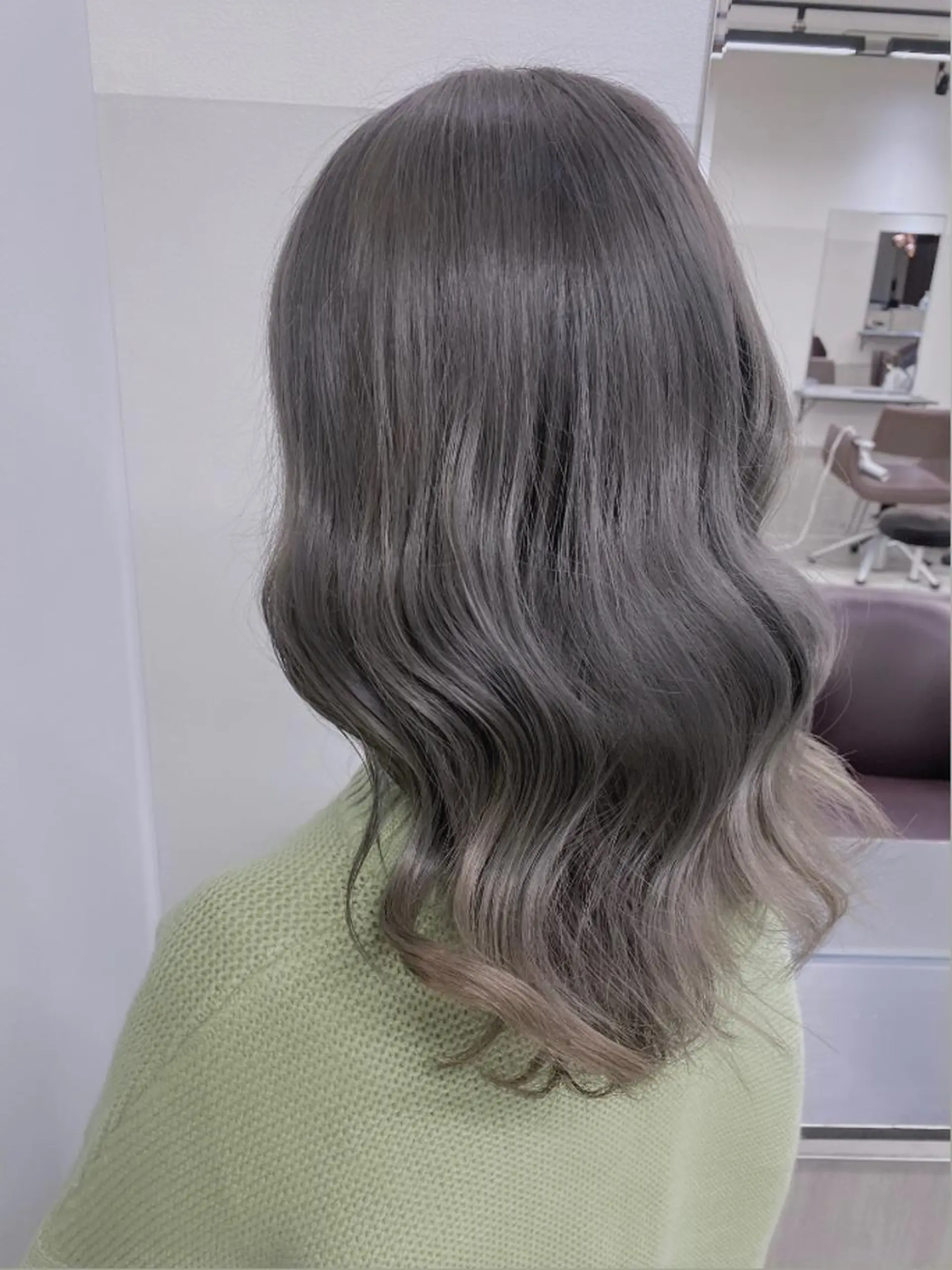 ミディアム カラー グレージュ jill by gisel＿奥家のヘアスタイル