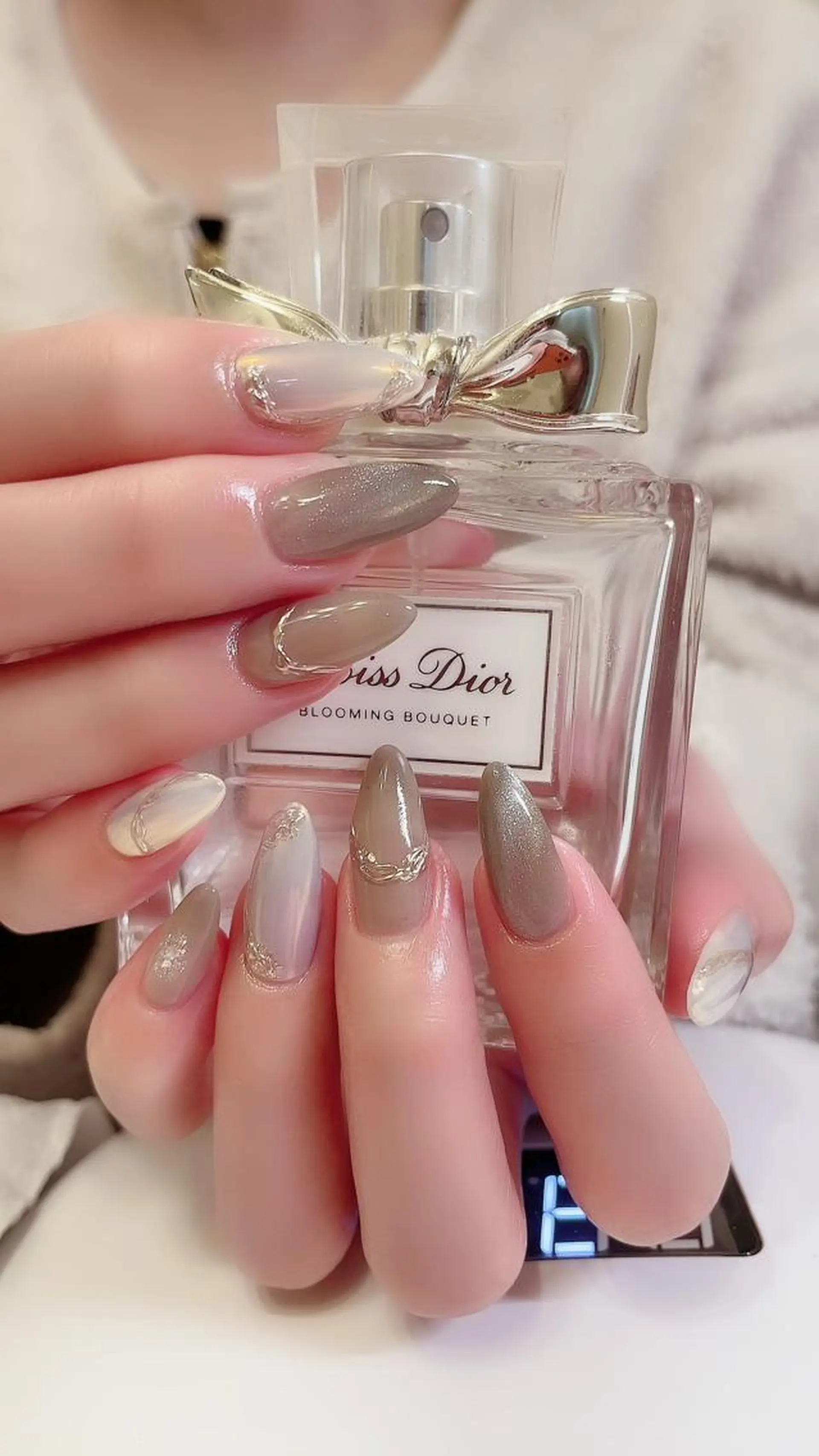 ロング カラー ネイル Petite Cannelleのネイルデザイン
