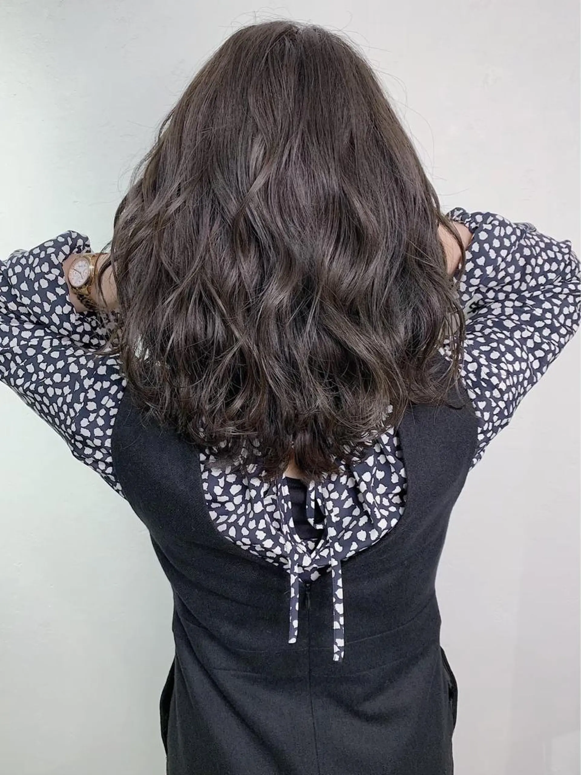 セミロング アンダーバーホワイト 堺東店のヘアスタイル