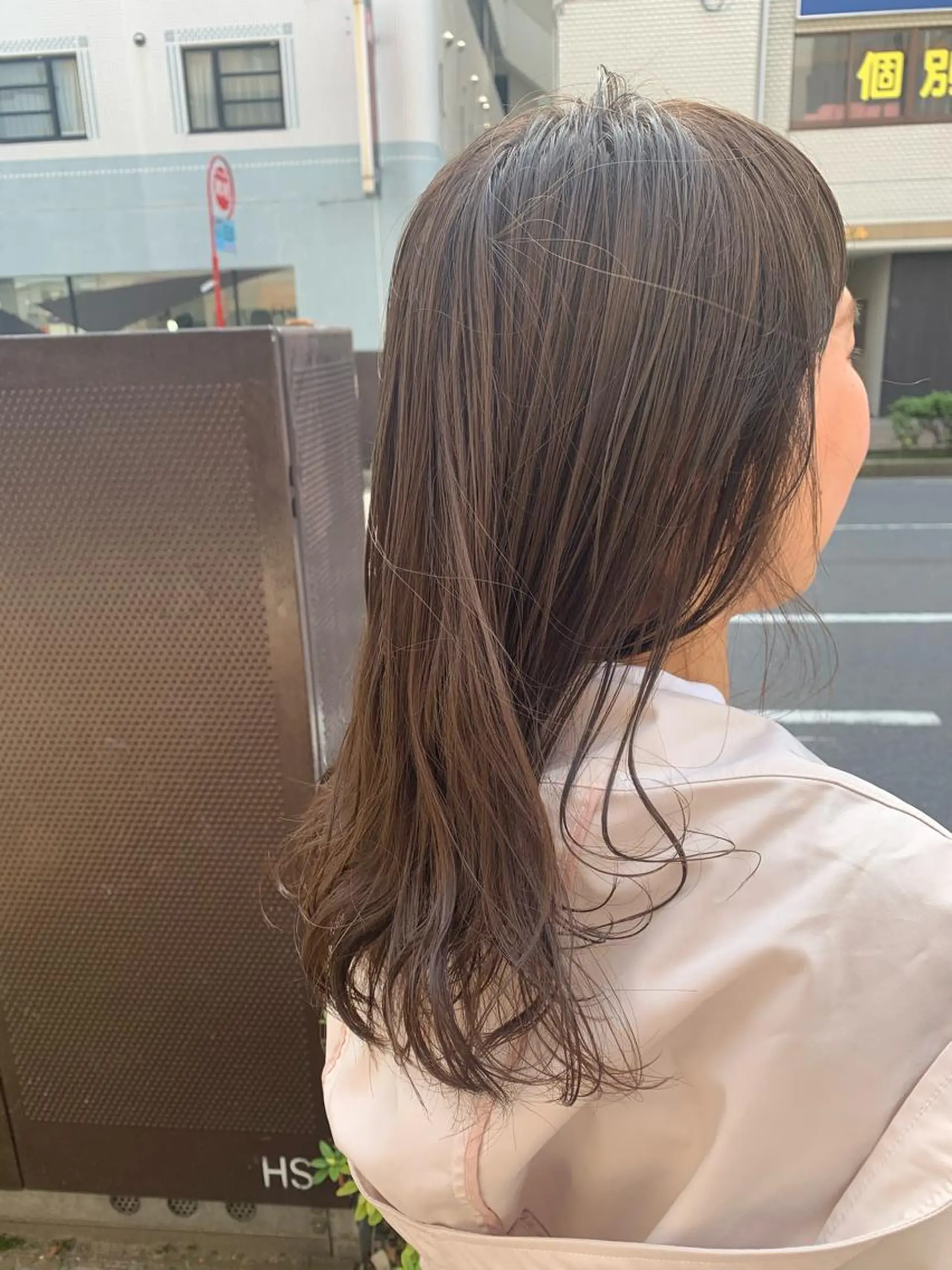 ロング カラー ベージュカラー ブラウンカラー サプリームヘア 飯田みち瑠のヘアスタイル