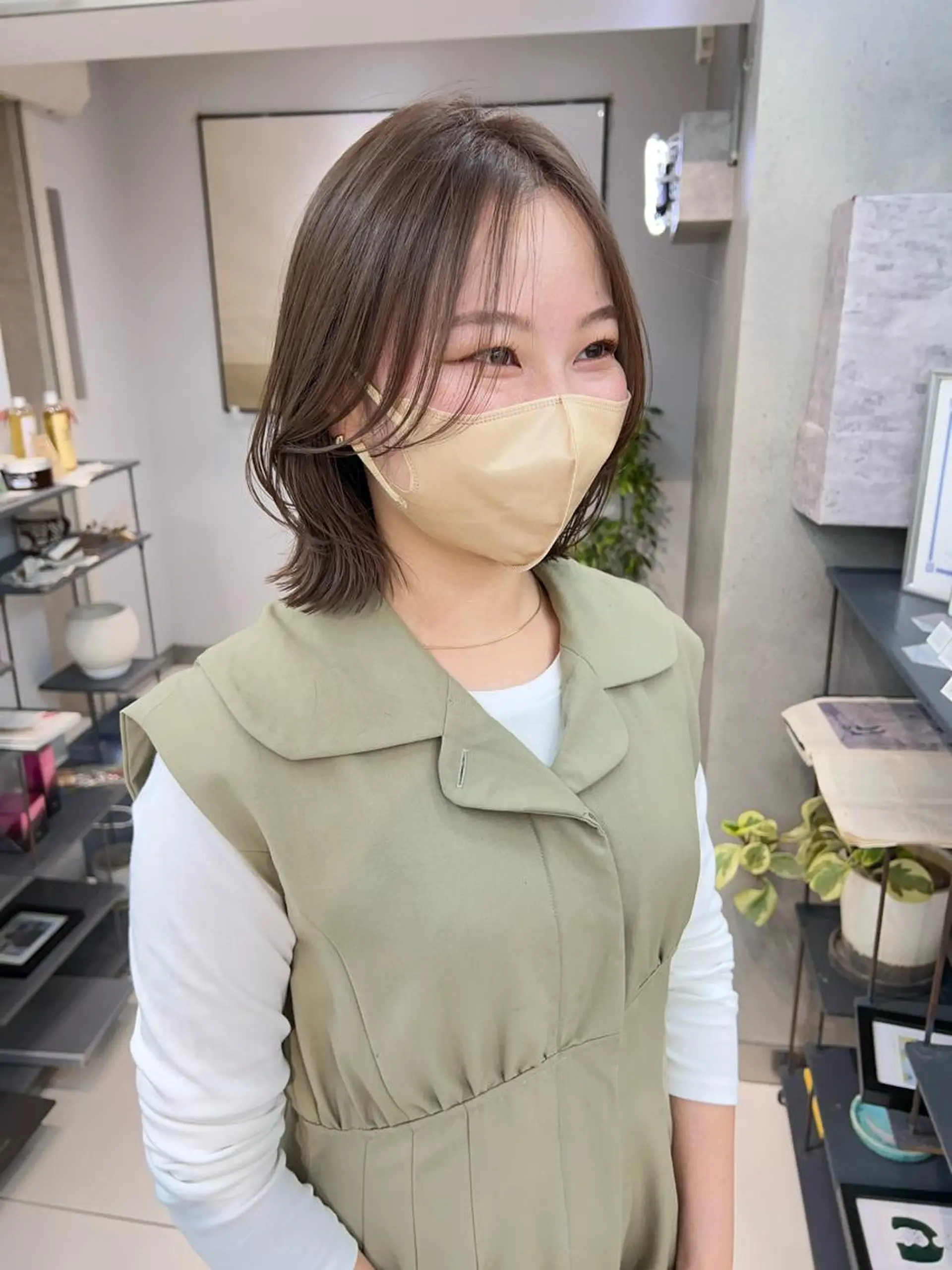 ミディアム カット ヘアカラー トリートメント 顔周りの垢抜けヘア 立山あいりのヘアスタイル