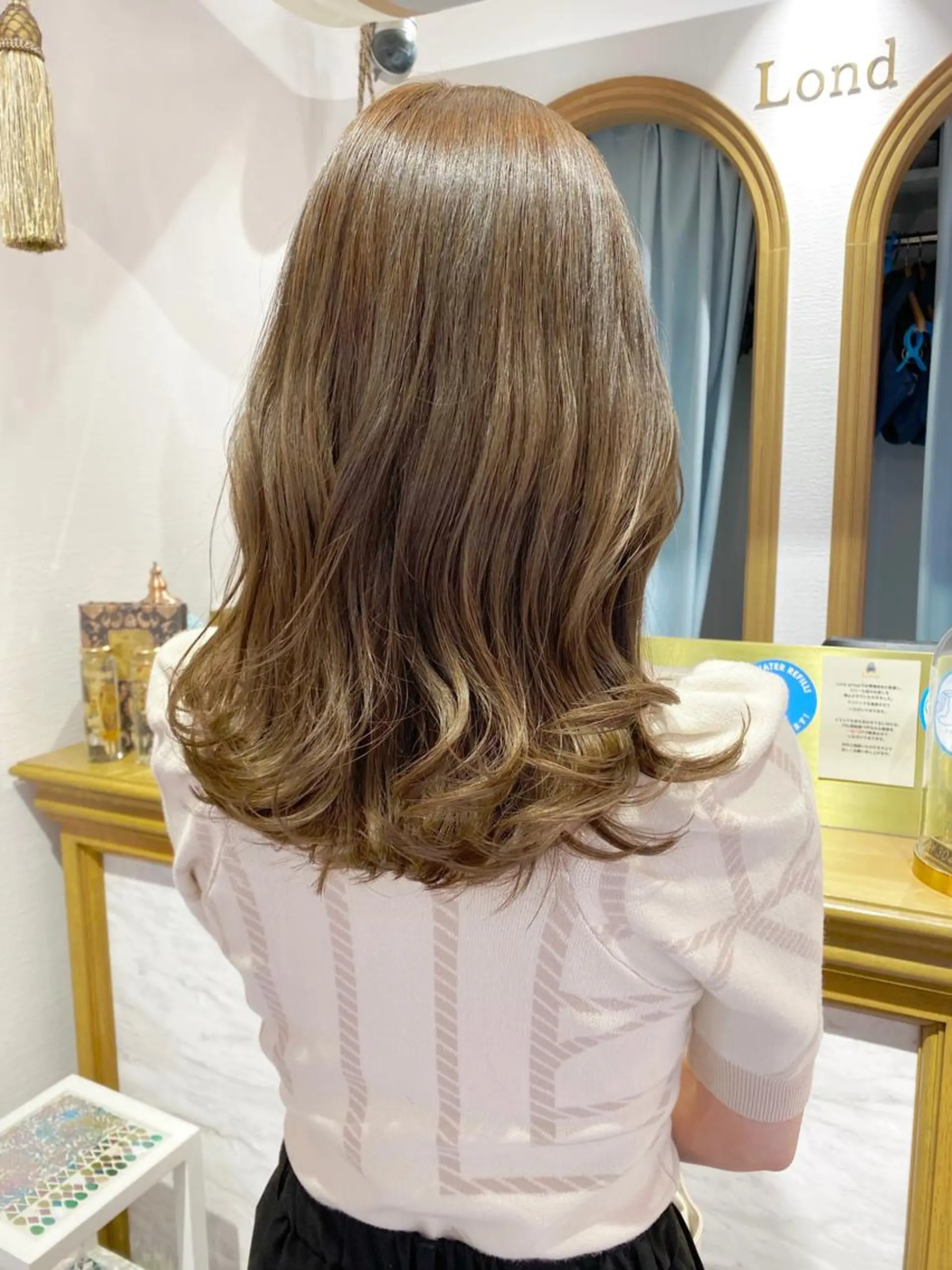 ミディアム カット ヘアカラー トリートメント レイヤーカット /透明感カラー西田のヘアスタイル