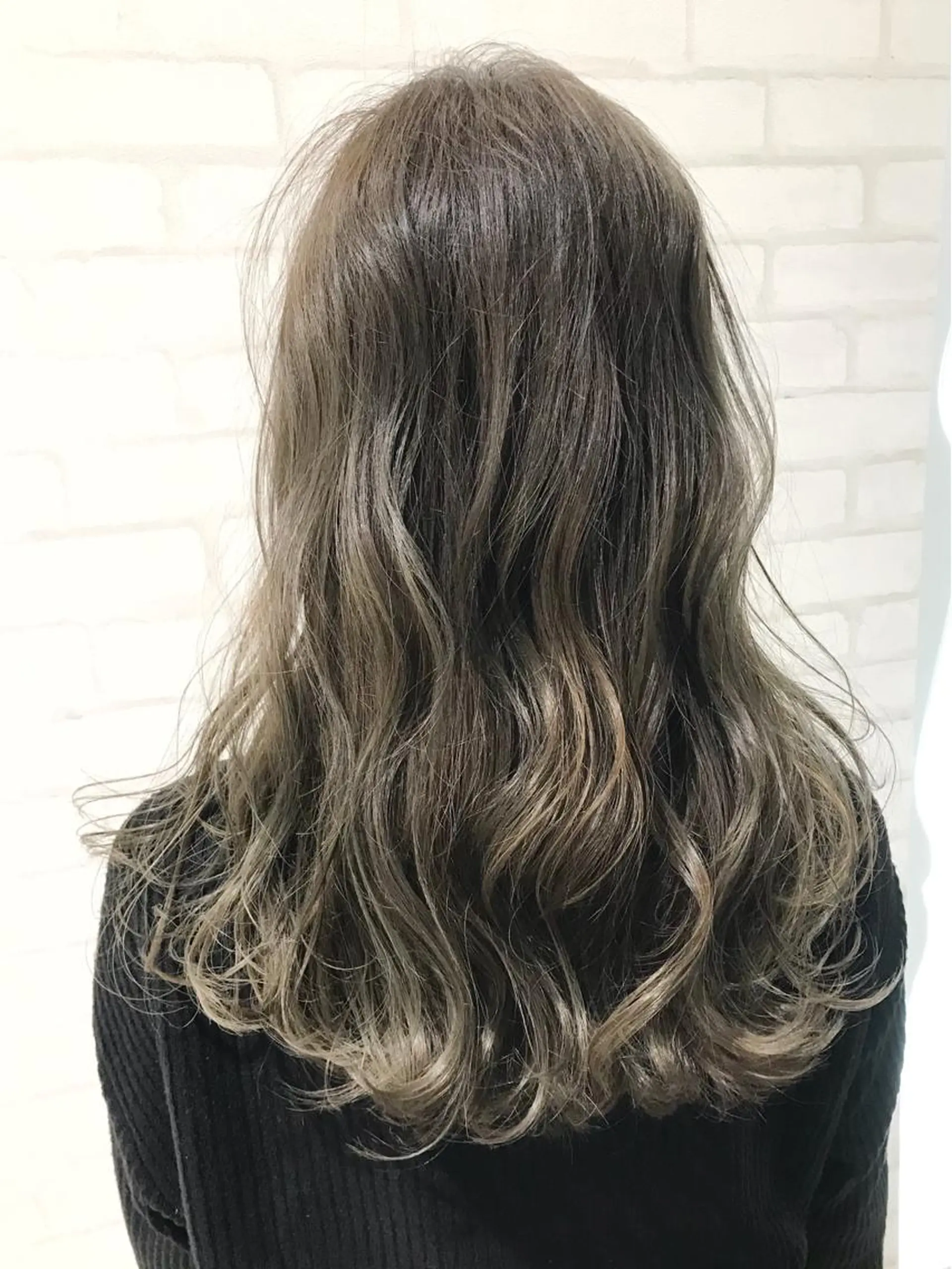 セミロング カラー アッシュ ベージュカラー イルミナカラー ヘアカラー 高木 麻知子のヘアスタイル