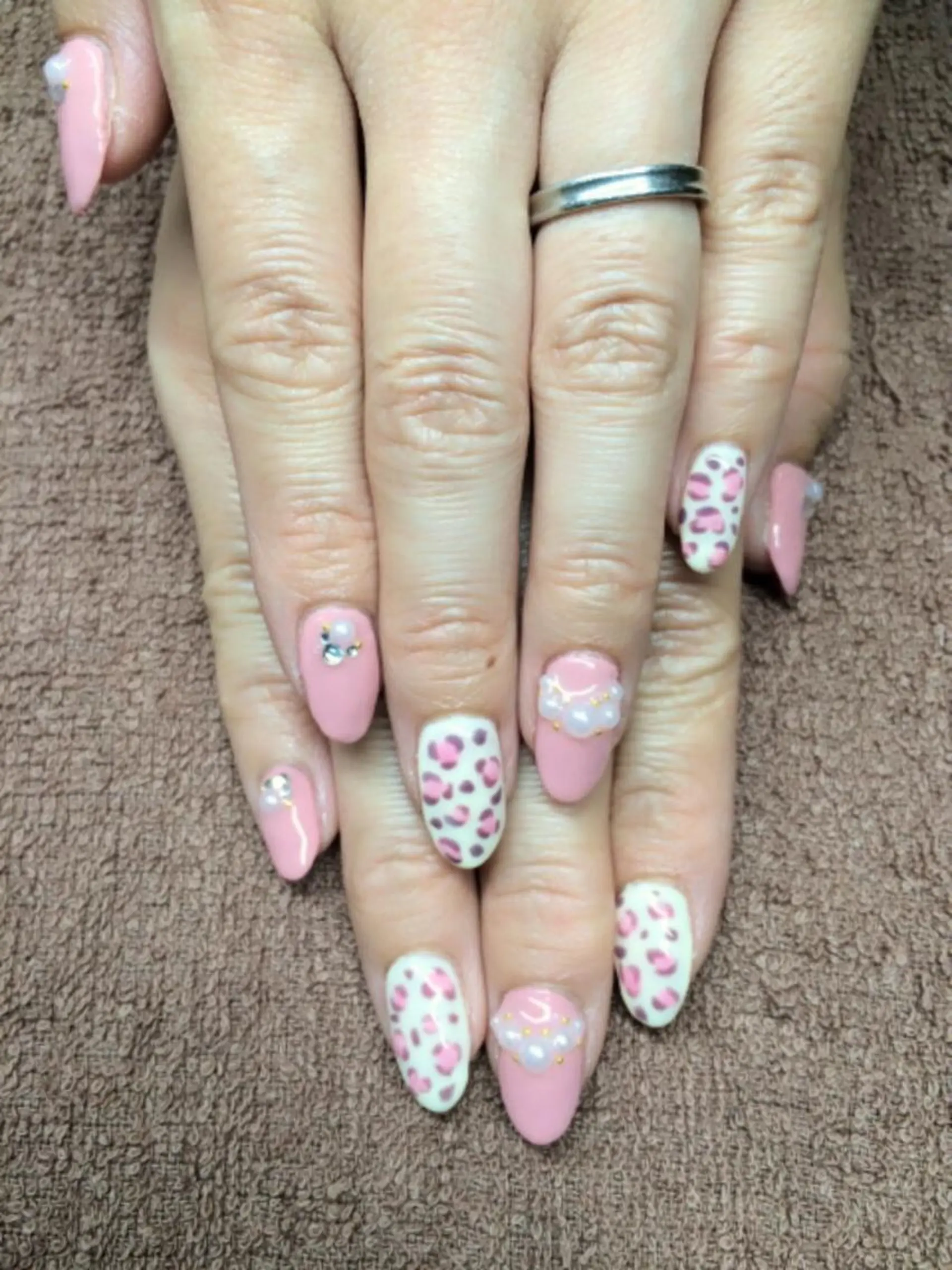 ミディアム ネイル M. KOTOMIのネイルデザイン