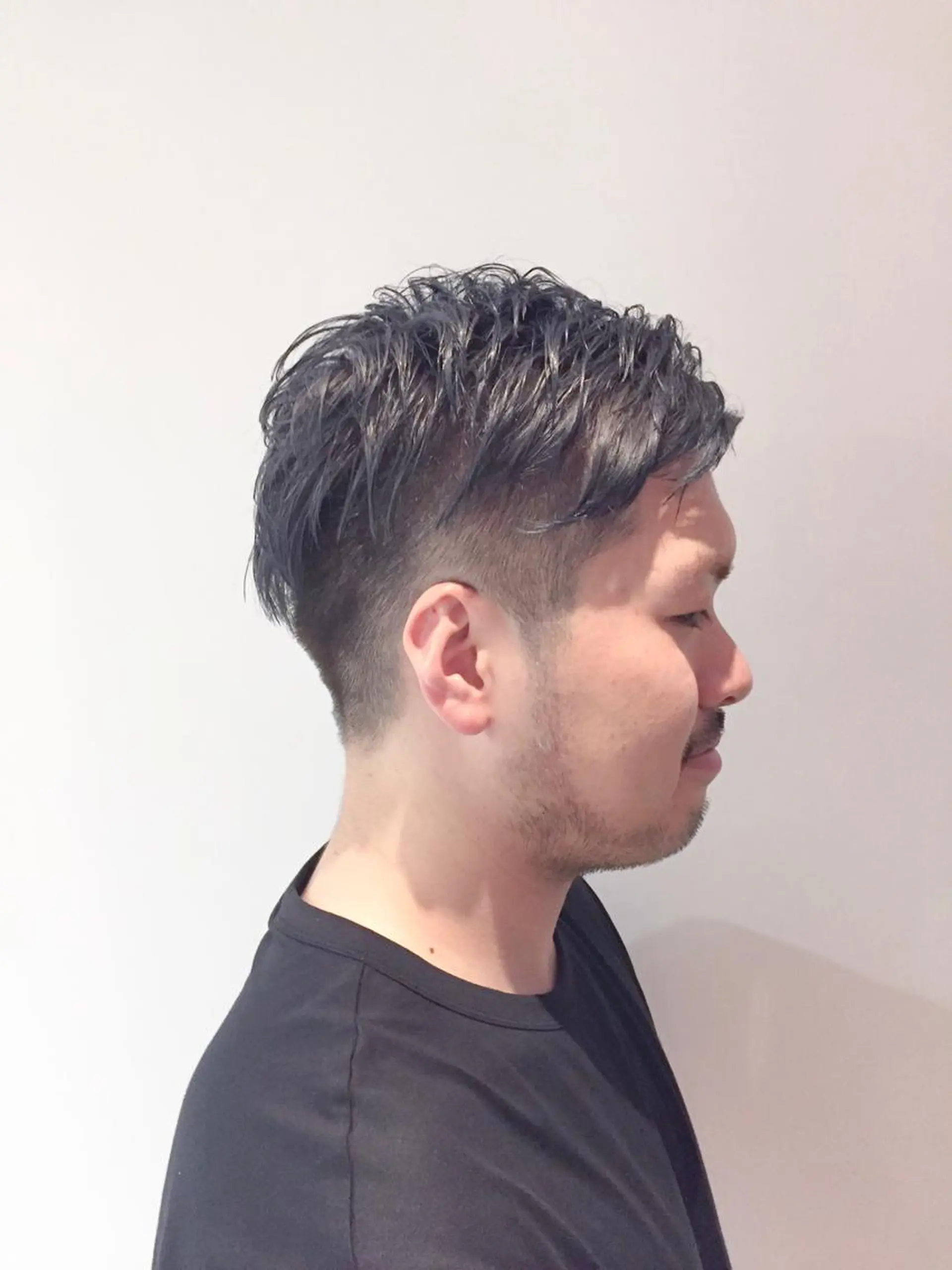 ショート カラー メンズ メンズブリーチ アッシュ ブリーチ un所属・un 溝の口 伊豆本のマツエク・マツパデザイン