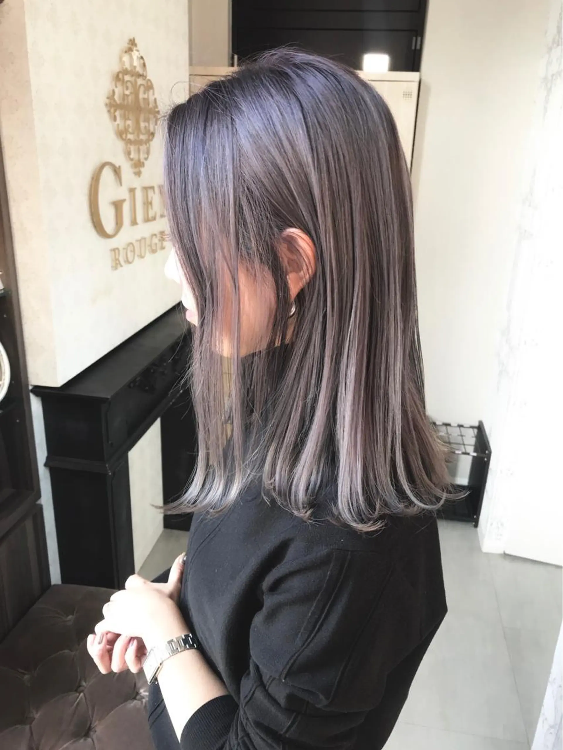 ミディアム カラー ブリーチ ラベンダーカラー 切りっぱなしロブ 久保 明日香のヘアスタイル