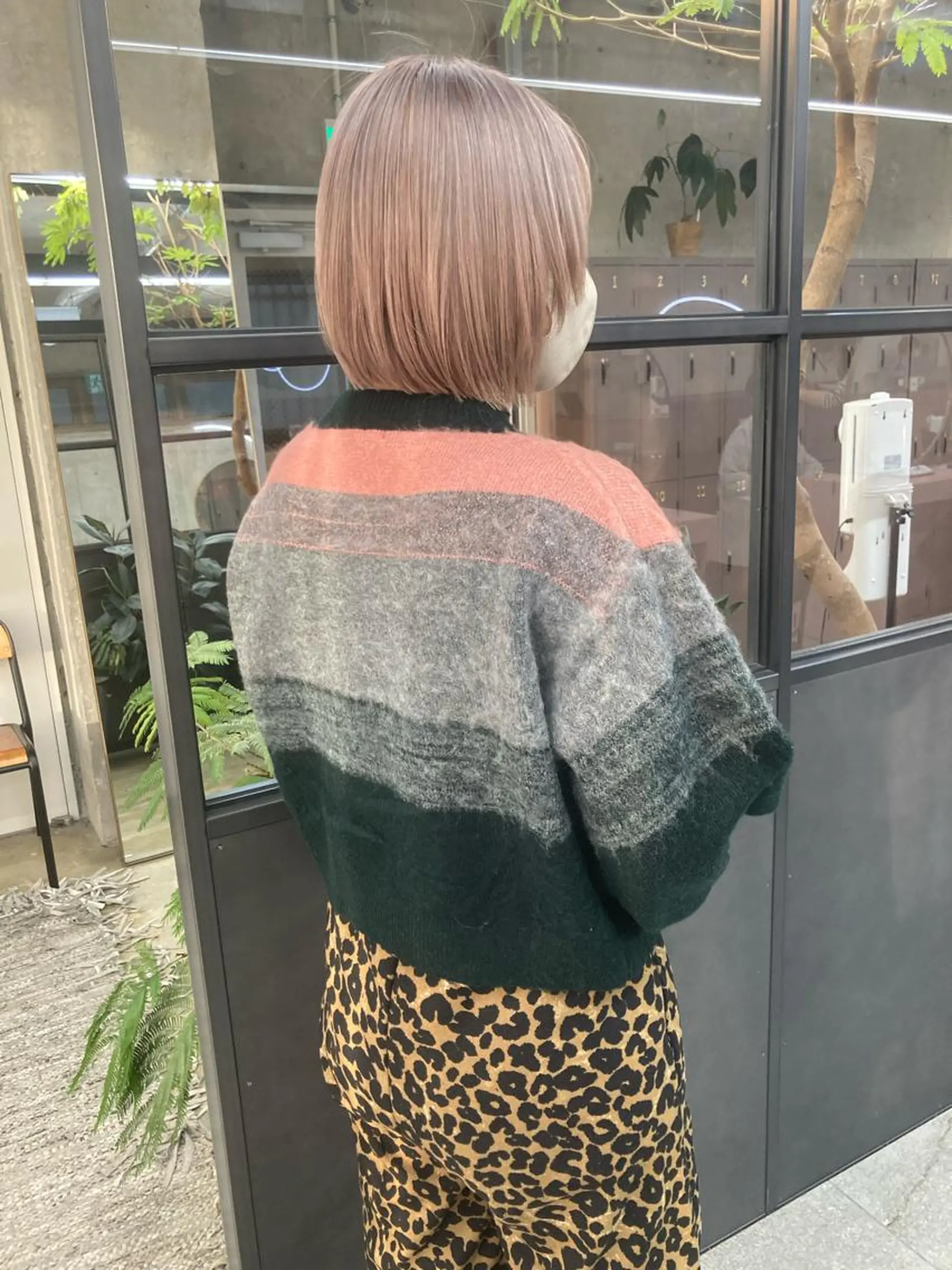 ミディアム カラー ブリーチ レイヤーカット カット ヘアカラー トリートメント 小木曽智美 /ボブ/ショートのヘアスタイル