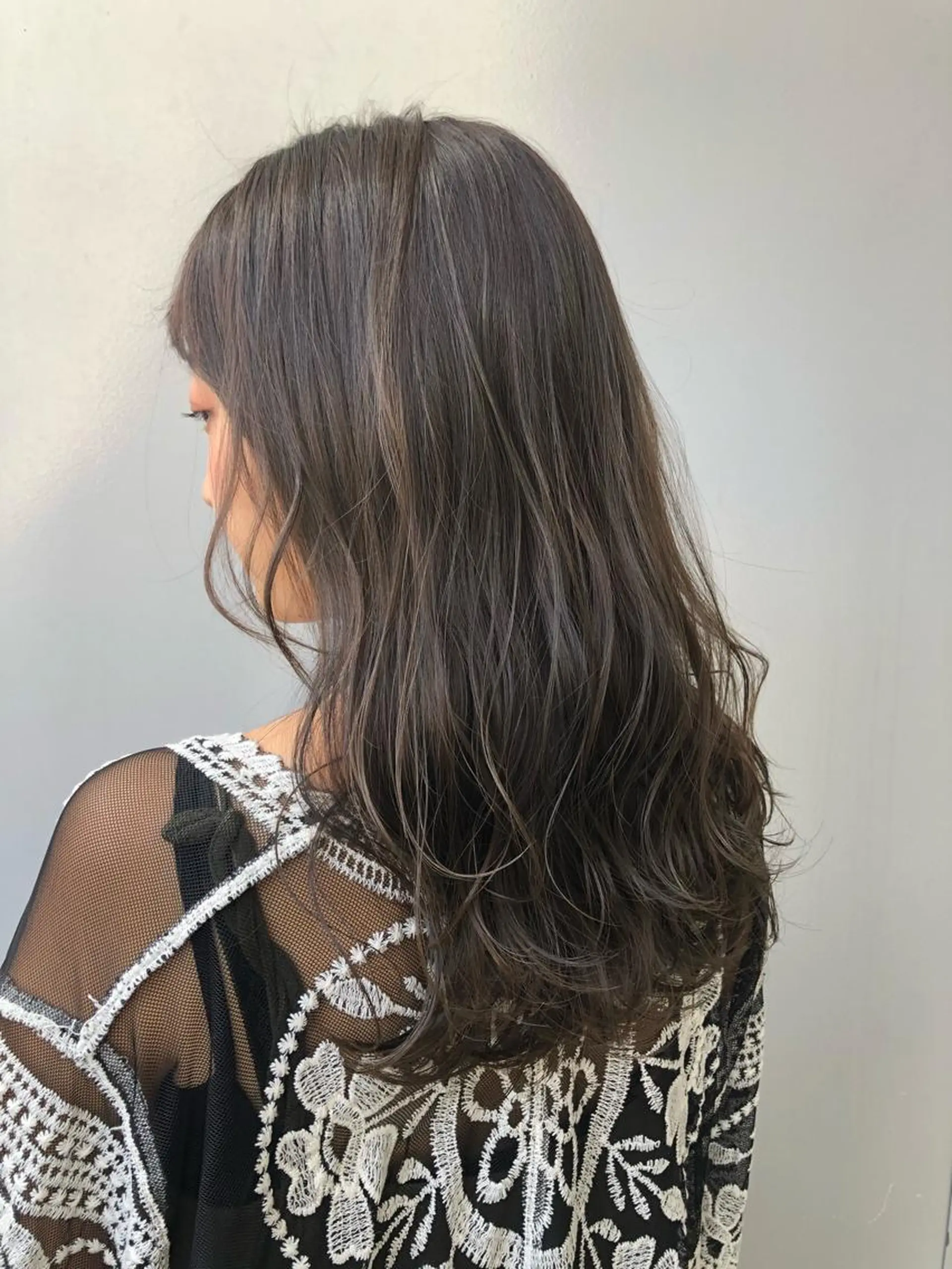 セミロング カラー Nero✂︎ officialのヘアスタイル