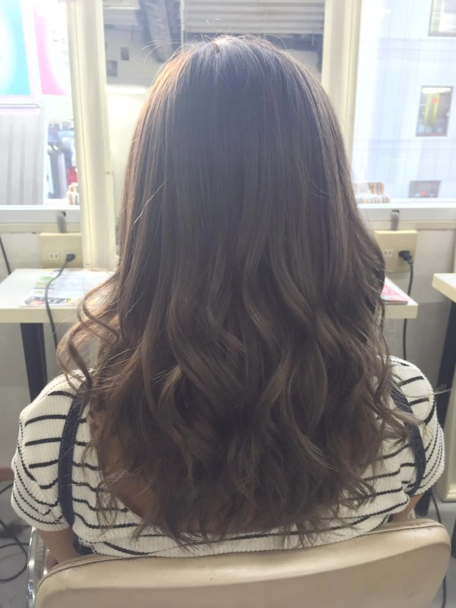 セミロング カラー ヘアアレンジ 透明感カラー グレージュ エクステ 枝毛カット＆髪質改善 満足NO.1岡しゃんのヘアスタイル