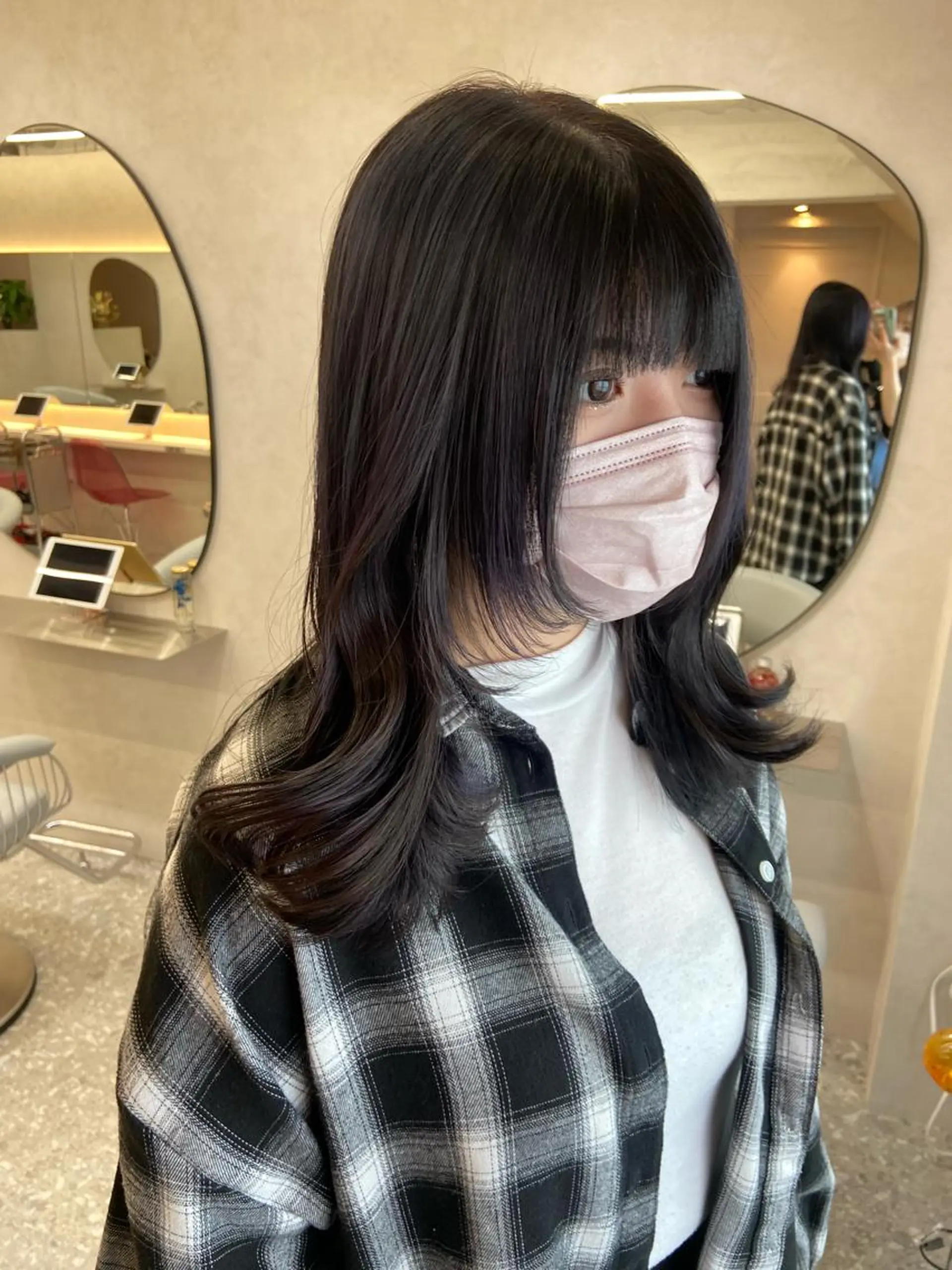 セミロング カラー くびれヘア 韓国風ヘア レイヤーカット カット ヘアカラー トリートメント 新宿/韓国ヘア 中明度カラー/かやのヘアスタイル