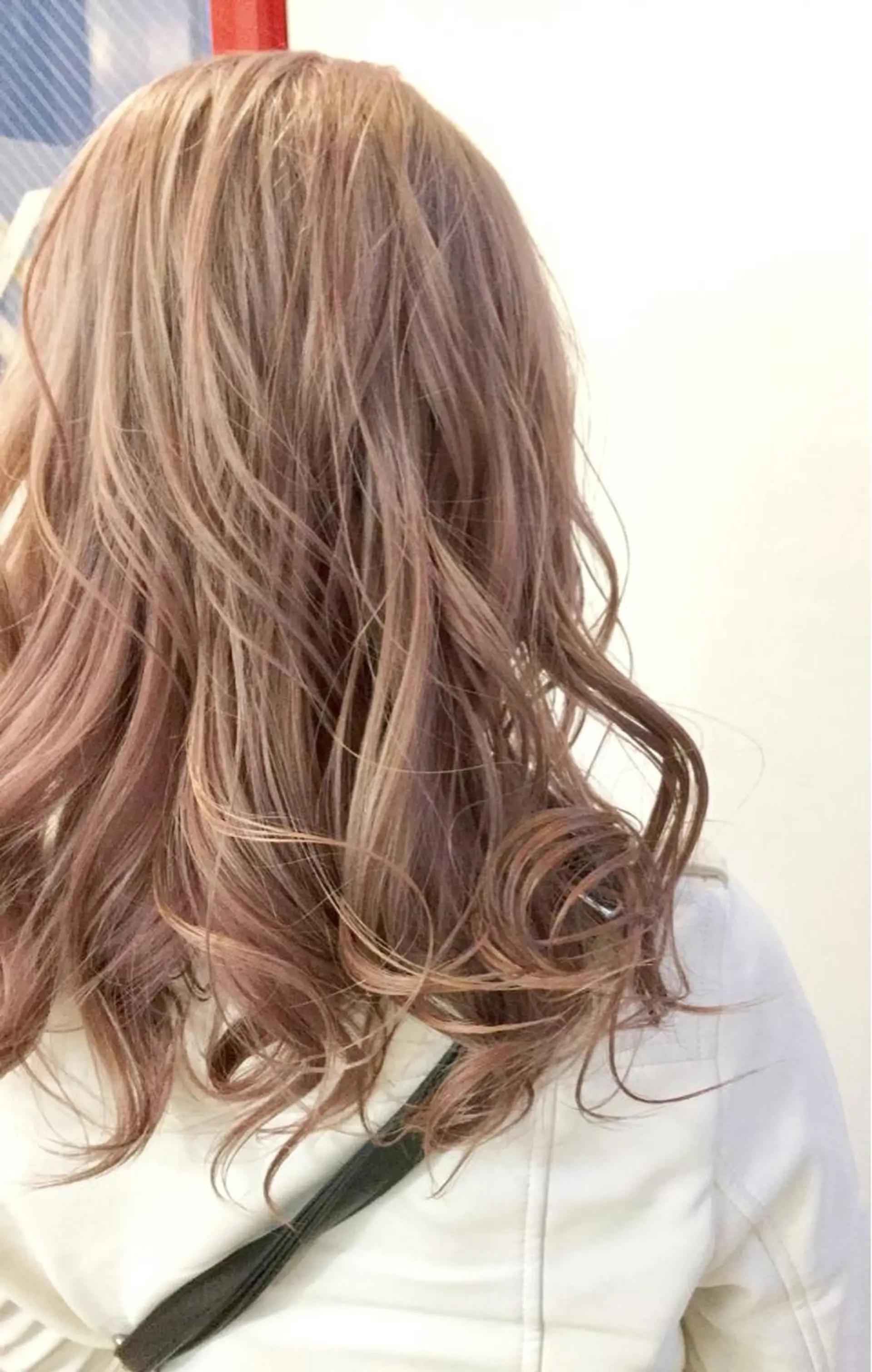 セミロング カラー ベージュカラー ブリーチ ピンクカラー ピンクベージュ ヘアカラー トリートメント 加藤 直樹のヘアスタイル