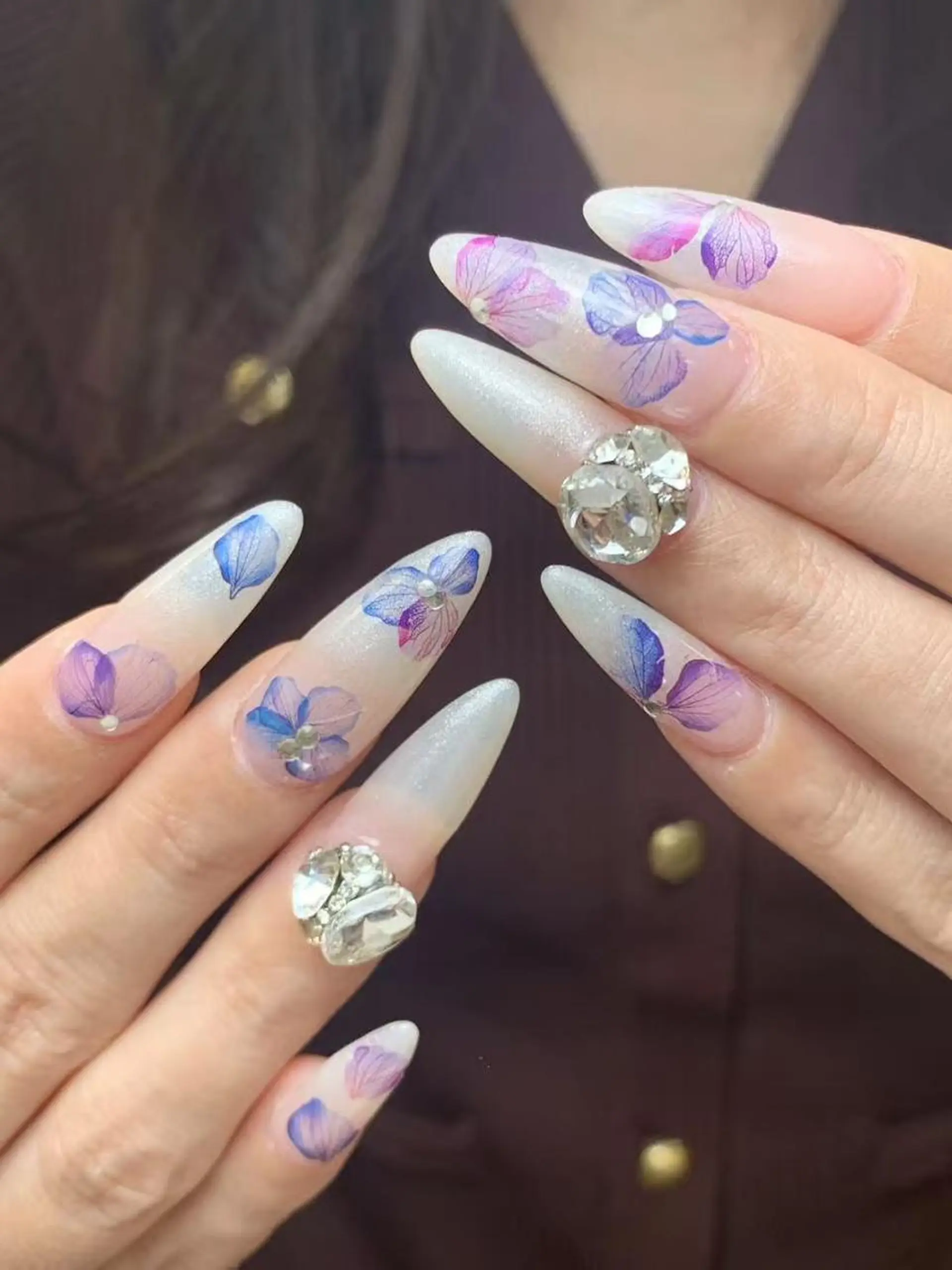 ネイル フラワーネイル ロングネイル ショートネイル チョウ チョウのネイルデザイン