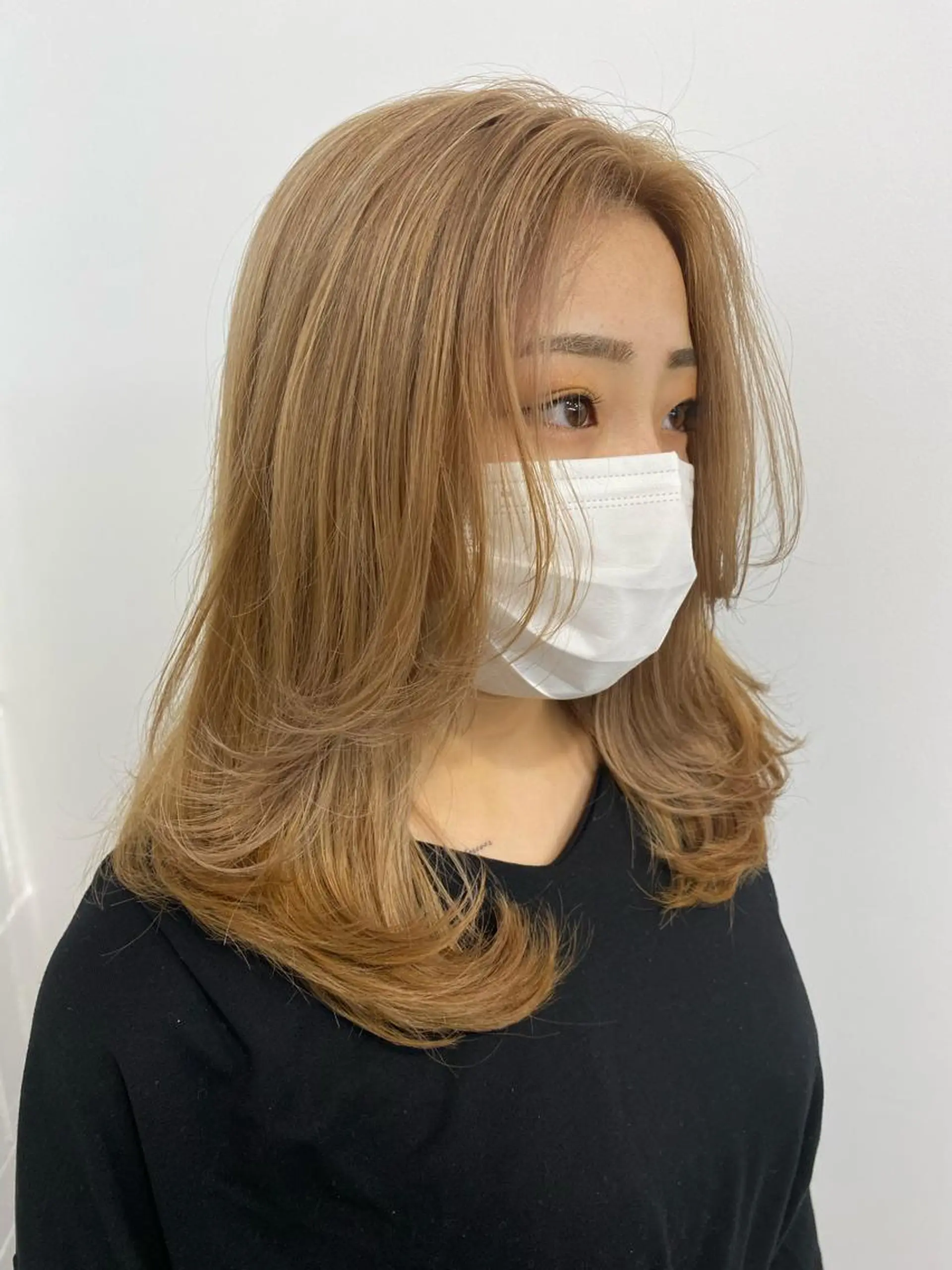 セミロング カラー ブリーチ レイヤー/ハイトーン 🧸SENAのヘアスタイル