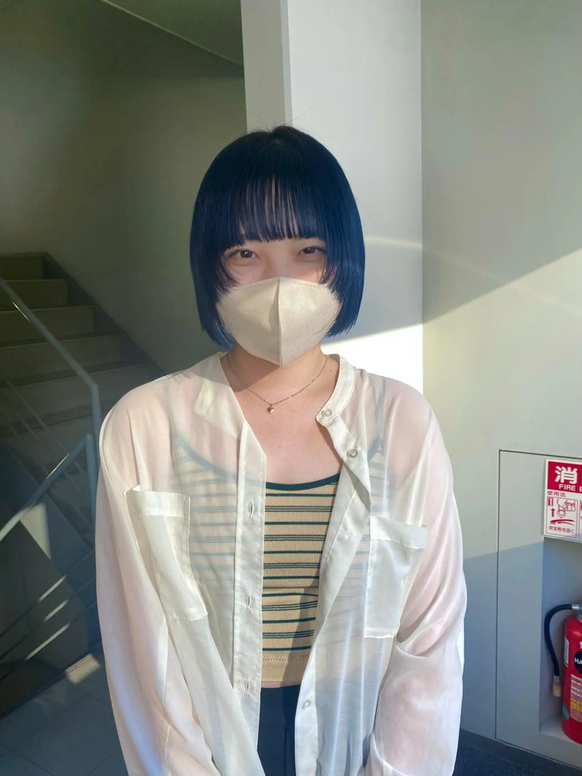 ショート ボブ レイヤーカット デザインカラー/ボブ ブリーチカラー/ユリのヘアスタイル