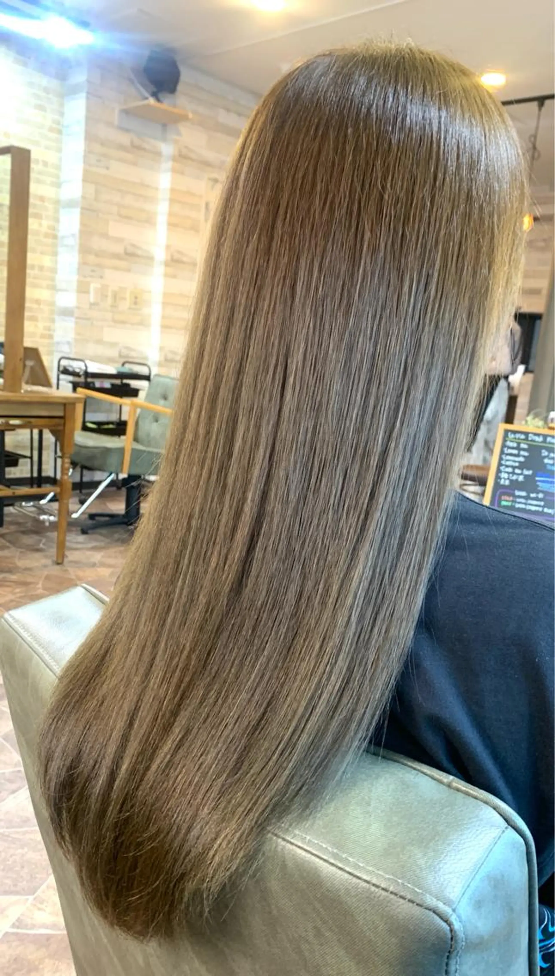 ロング トリートメント Lilly 中谷友里のヘアスタイル