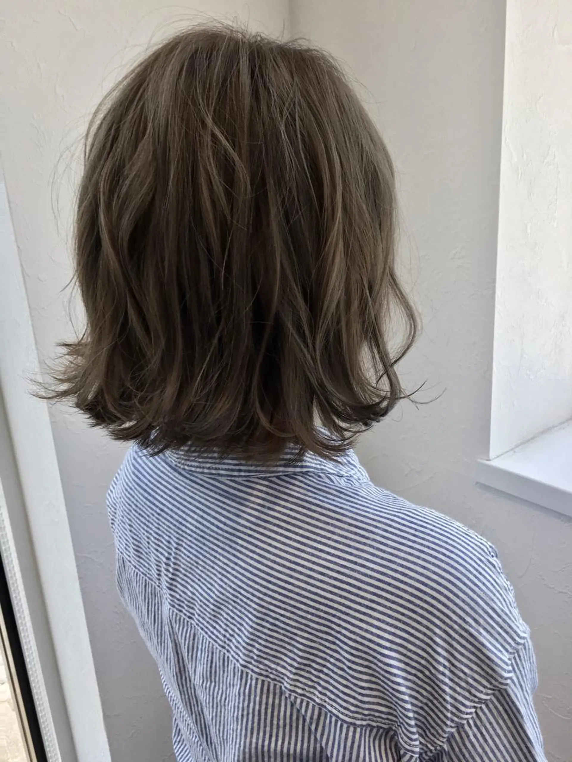 ミディアム アッシュ 川合 勇気のヘアスタイル