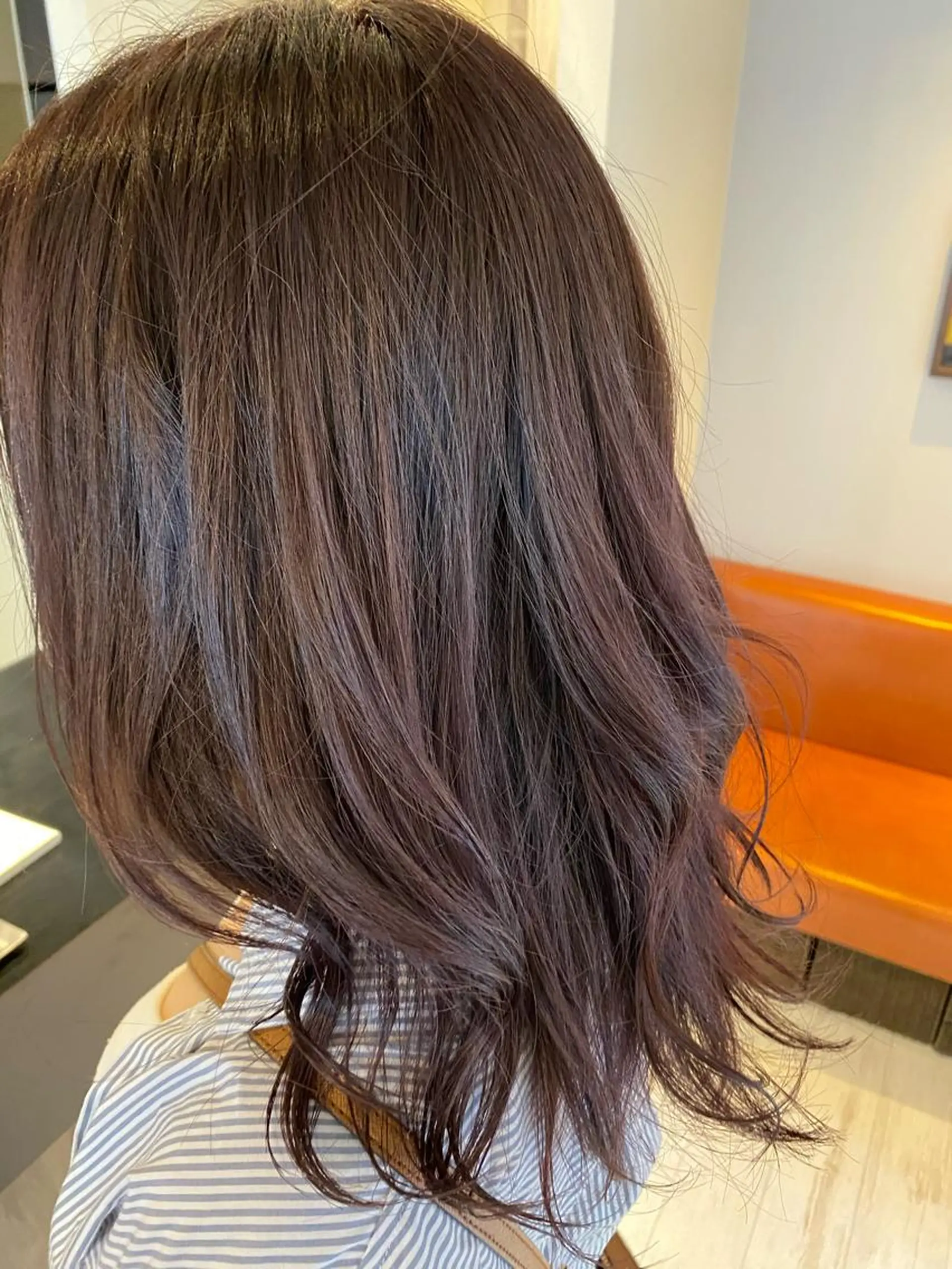 セミロング カラー カシス ラベンダーカラー 中尾 綺のヘアスタイル