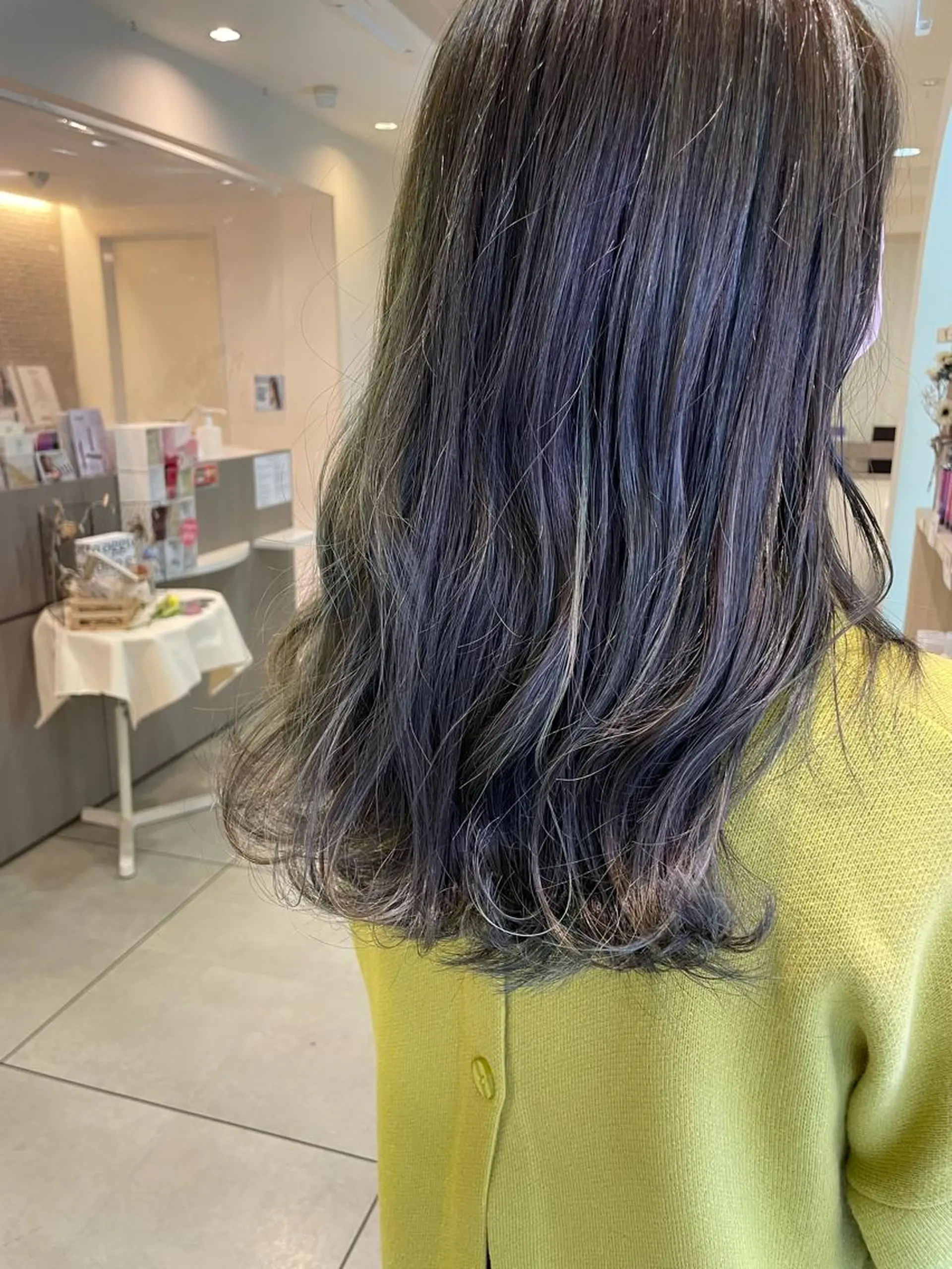 ロング カラー ハイライトカラー ハイライト ヘアカラー トリートメント 松佐 ゆかりのヘアスタイル