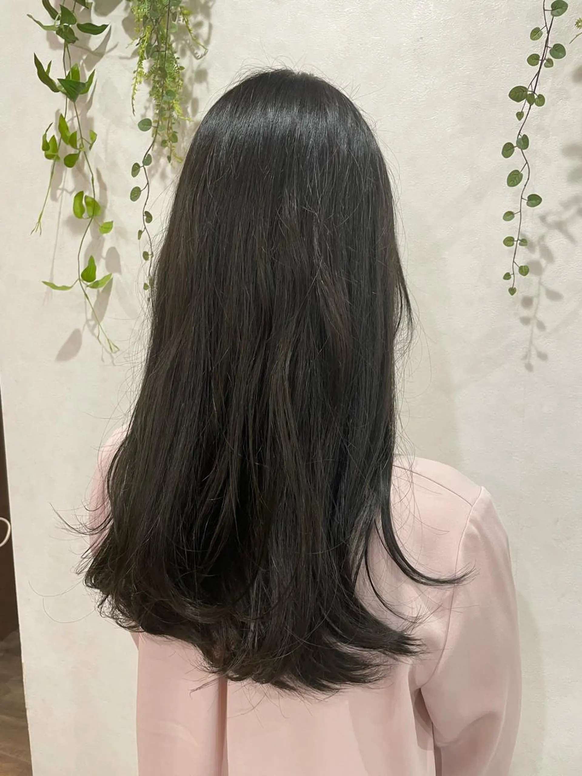 ロング カラー 山田 梓のヘアスタイル