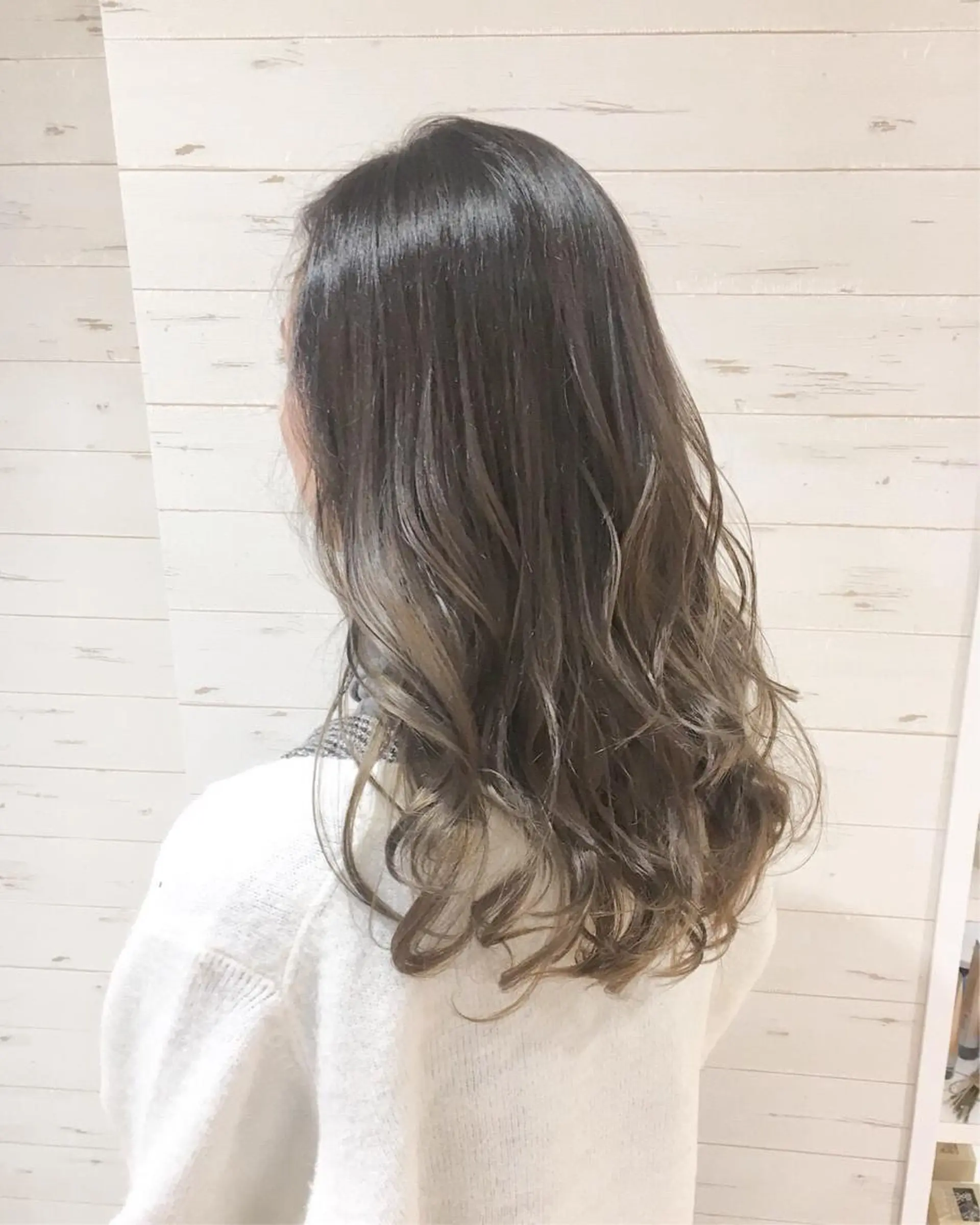 ロング ミヤザキ タクトのヘアスタイル