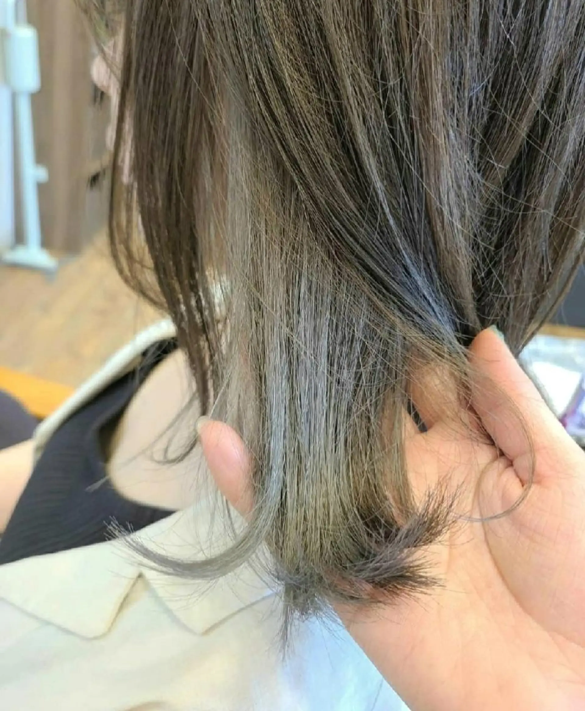 ミディアム カラー グレージュ ヘアカラー 関口 友菜のヘアスタイル