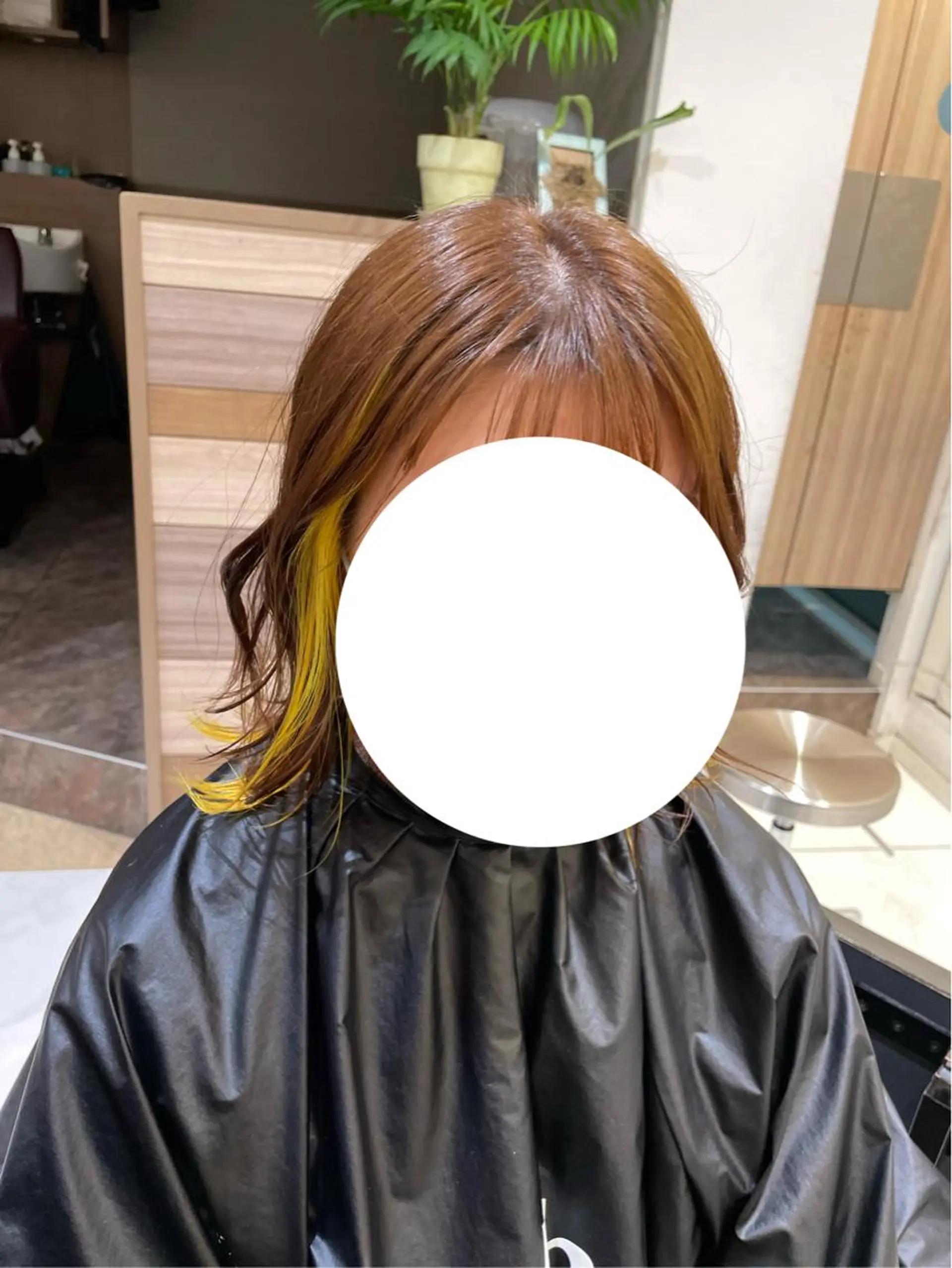 ミディアム カラー ブラウンカラー オリーブブラウン イエローカラー 渡部 恭子のヘアスタイル