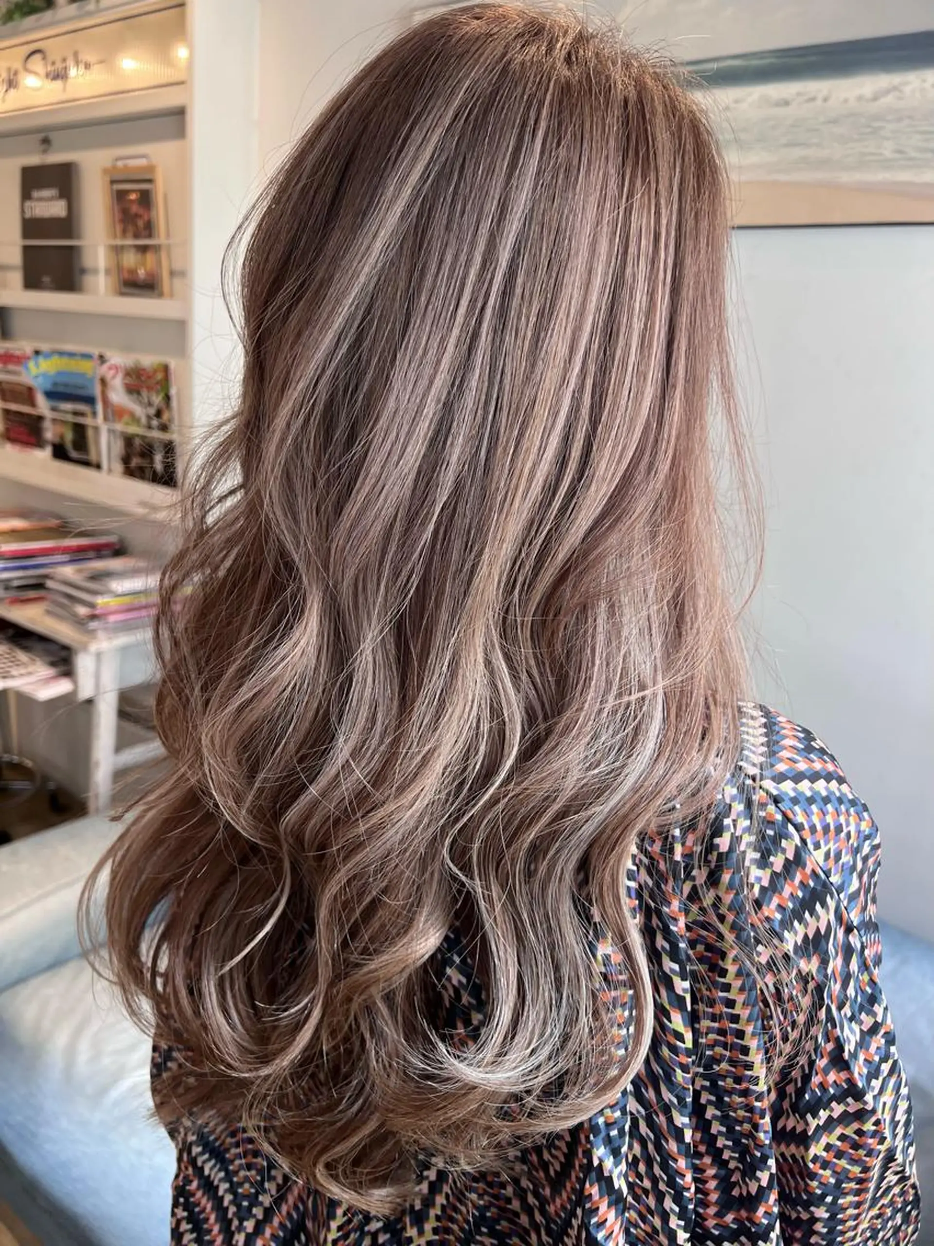 ロング ハイライト レイヤーカット ヘアカラー トリートメント 渋谷ハイトーン/ デザインカラー阿部のヘアスタイル