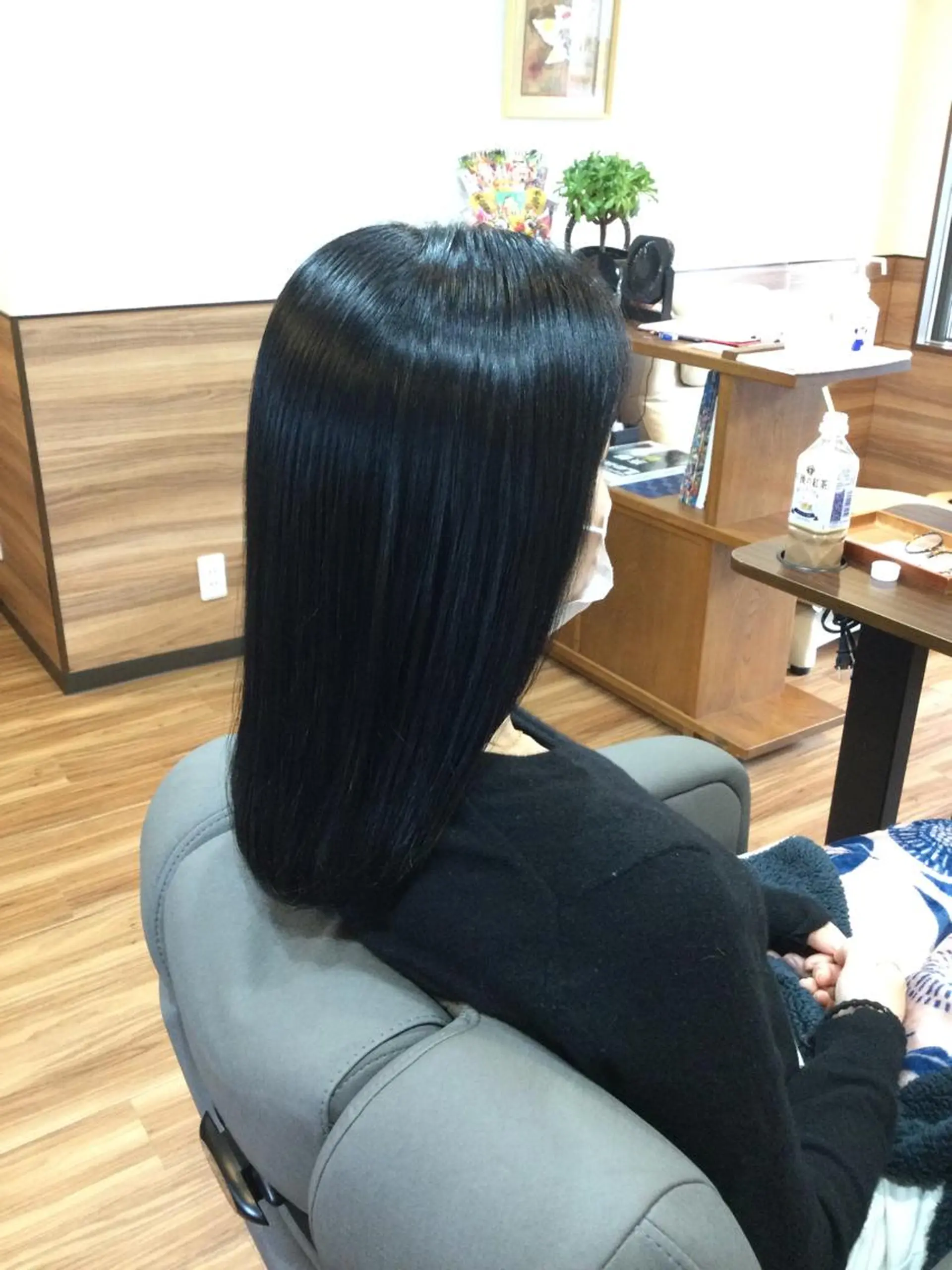 ミディアム カラー 黒髪 ブルーカラー ブルーブラック Annon プライベートサロンのヘアスタイル