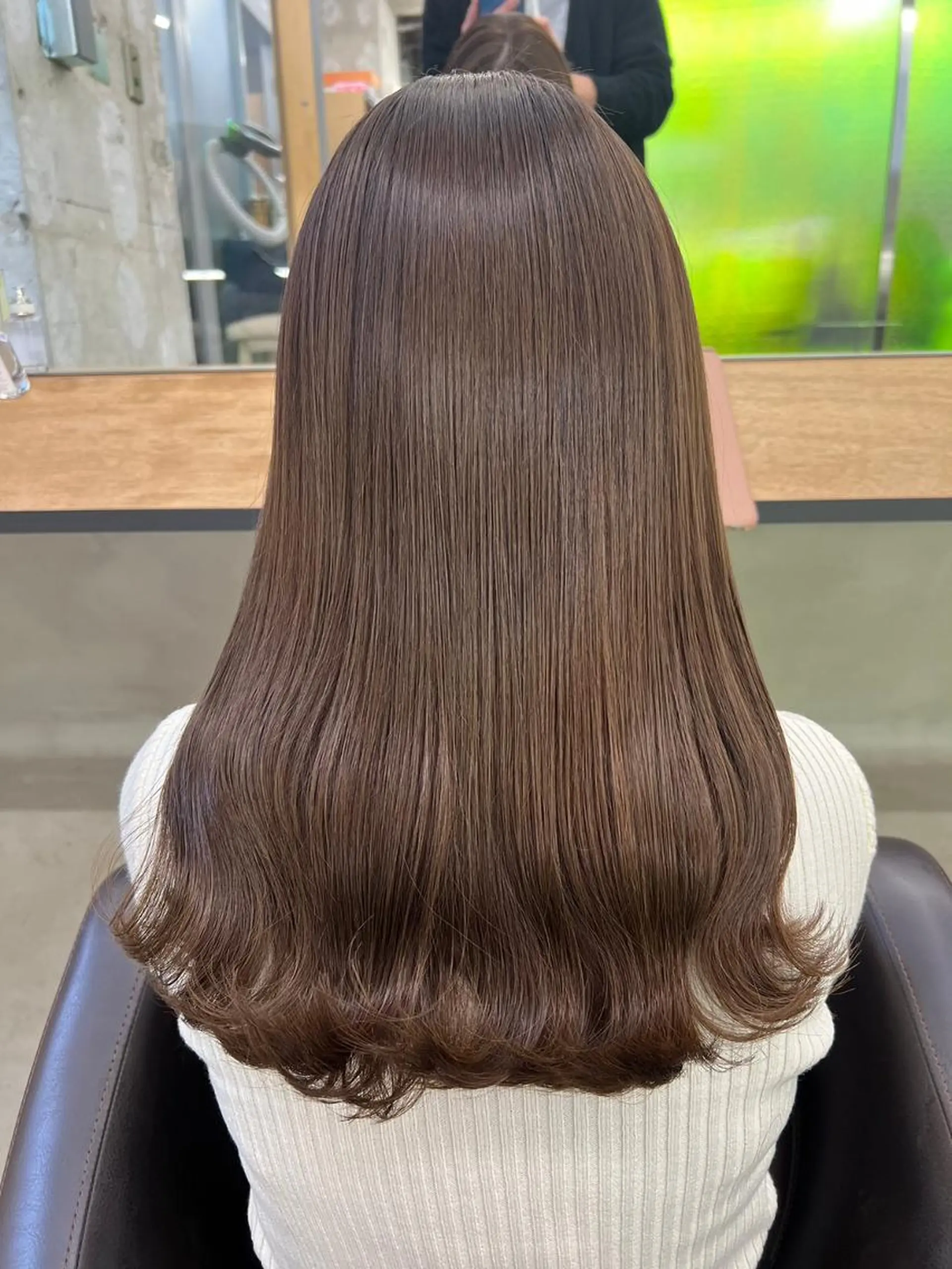 セミロング カラー パーマ ヘアアレンジ セミロングパーマ アディクシーカラー アッシュ ベージュカラー ブラウンカラー カット ヘアカラー トリートメント 【ヘアケア特化型】 newi天王寺のヘアスタイル