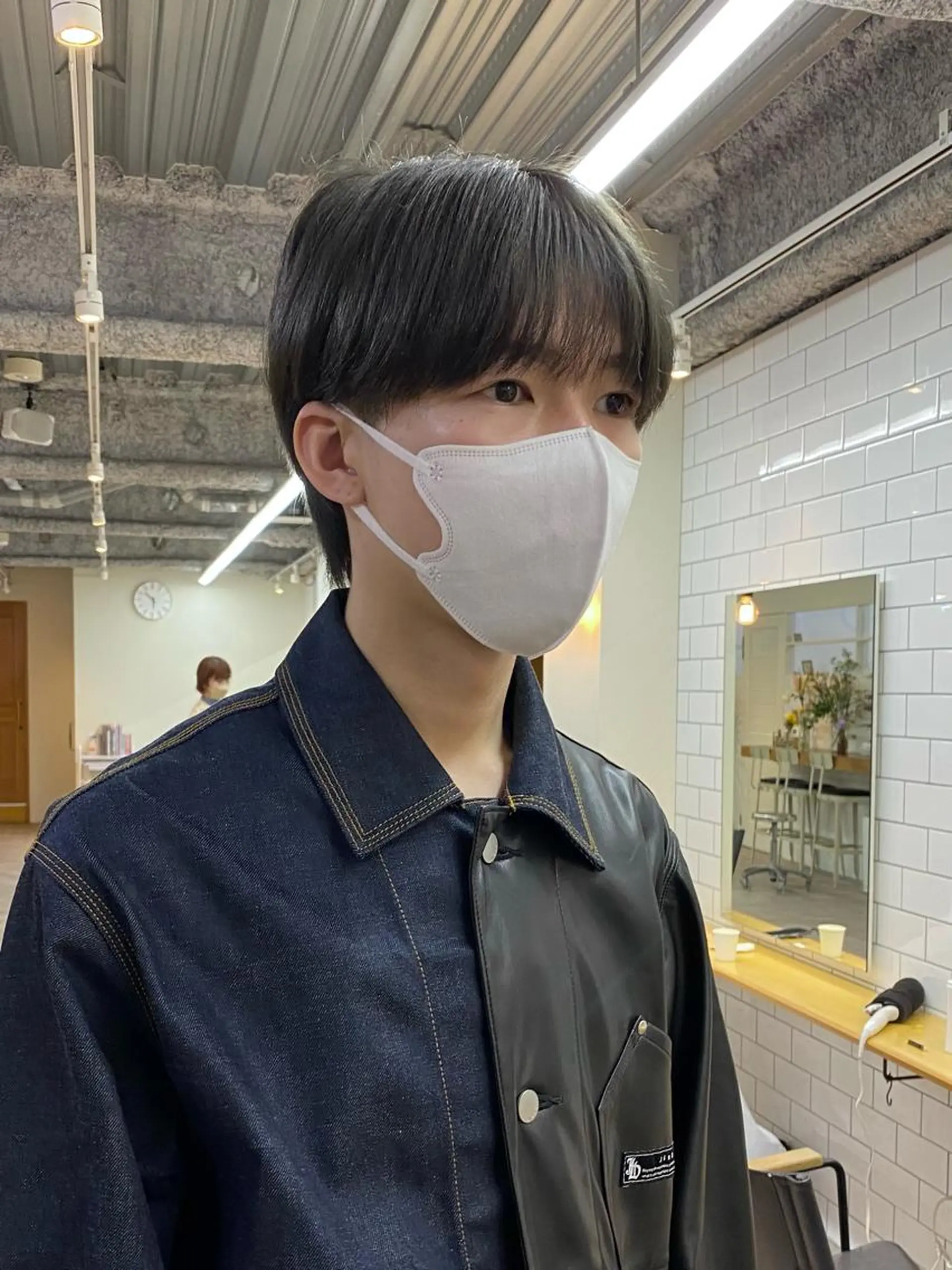 ショート カラー メンズ マッシュ シースルーマッシュ アッシュ アッシュグレー JINKIメンズ特化 メンズカットパーマのヘアスタイル