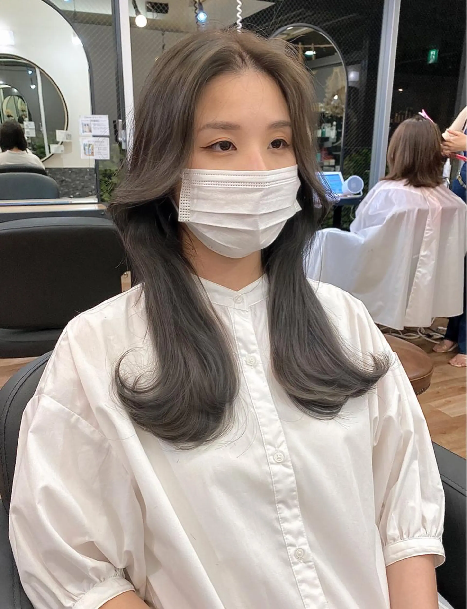 ロング カラー ベージュカラー ブリーチ ケアブリーチ イヤリングカラー グレージュ カット ヘアカラー トリートメント 大人可愛いレイヤー 大田のヘアスタイル