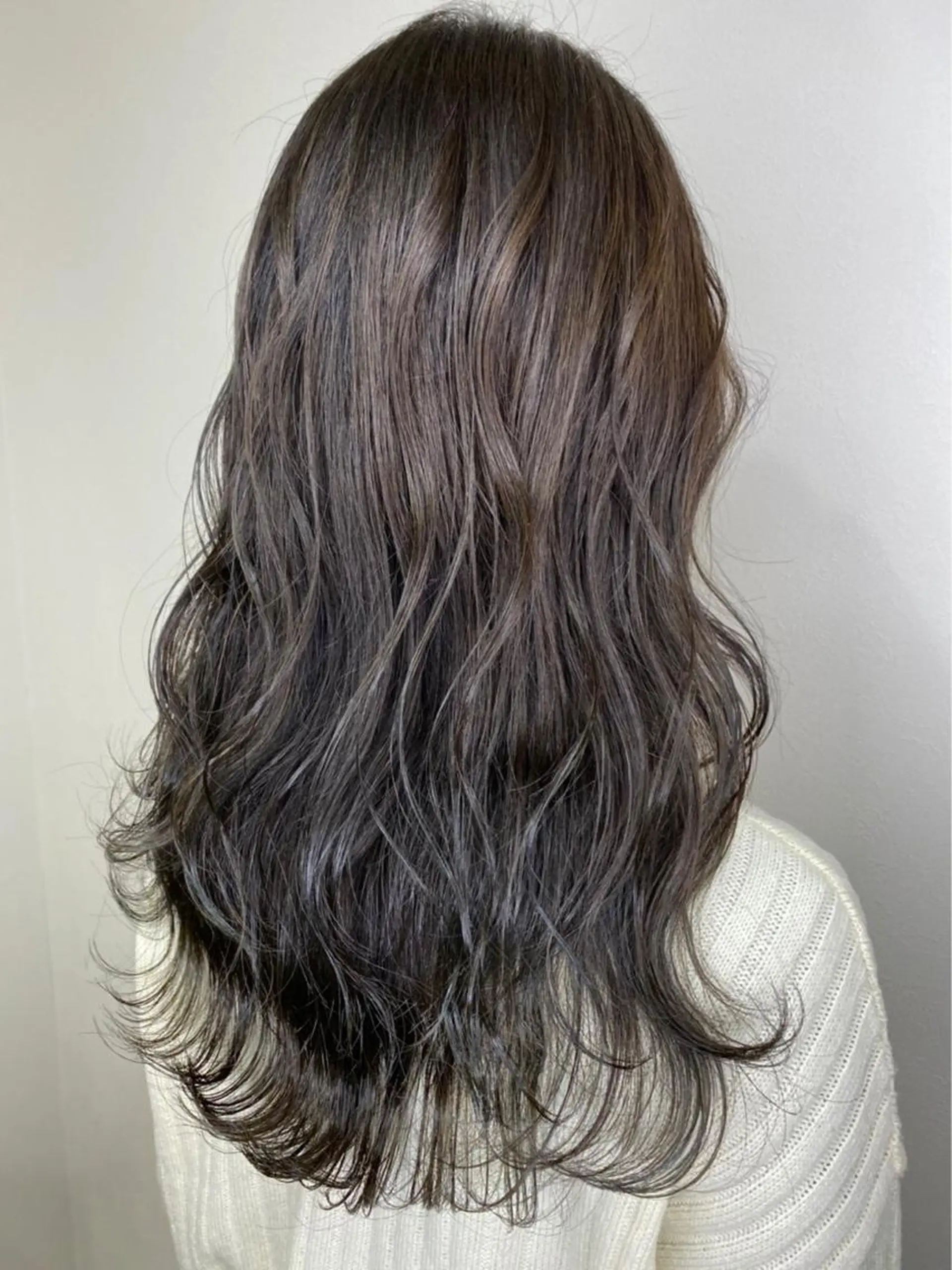 ロング カラー Ashanti 磯崎のヘアスタイル