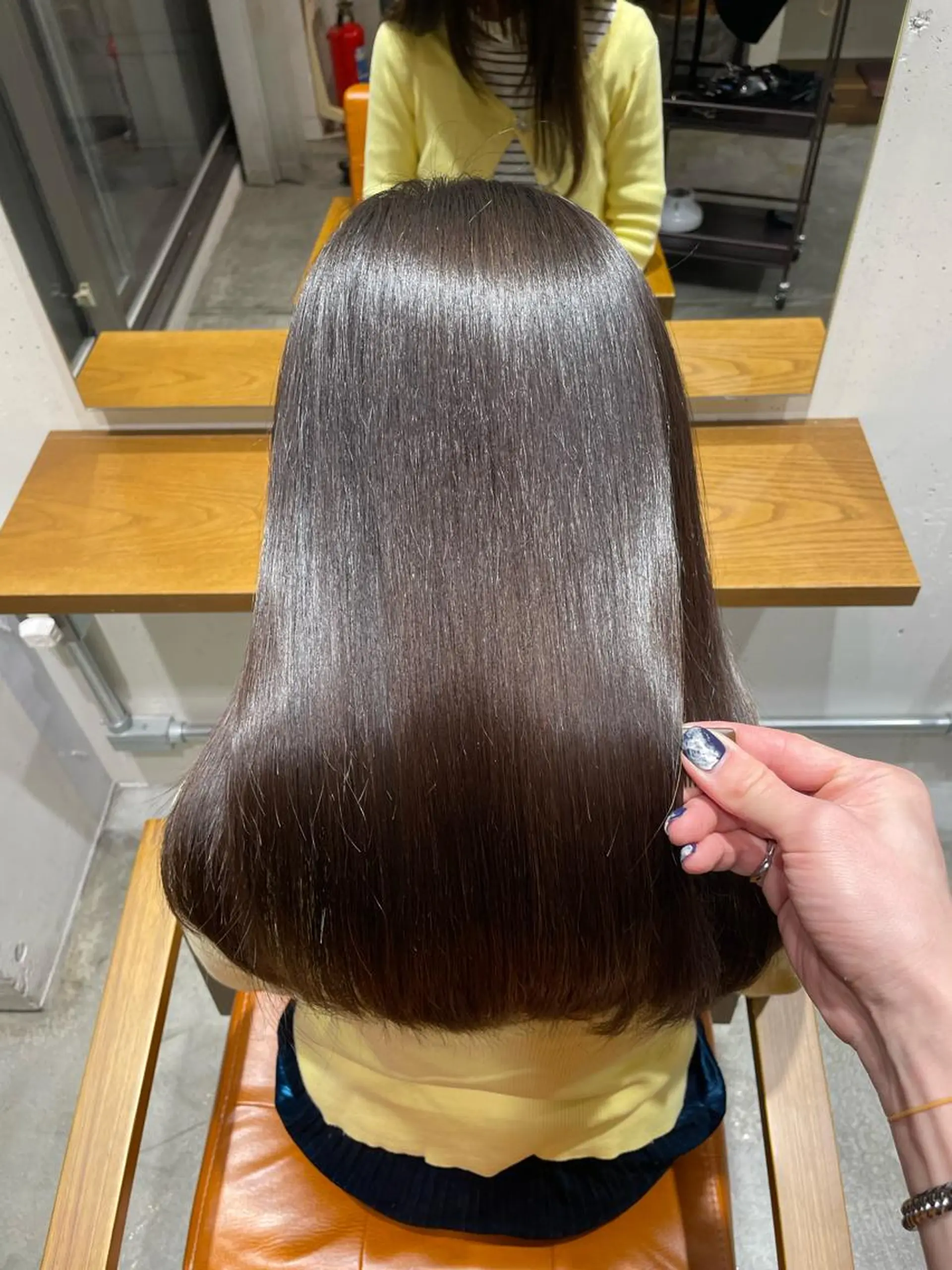 ミディアム 複雑履歴に対応ブリー チ無しダブルカラーのヘアスタイル