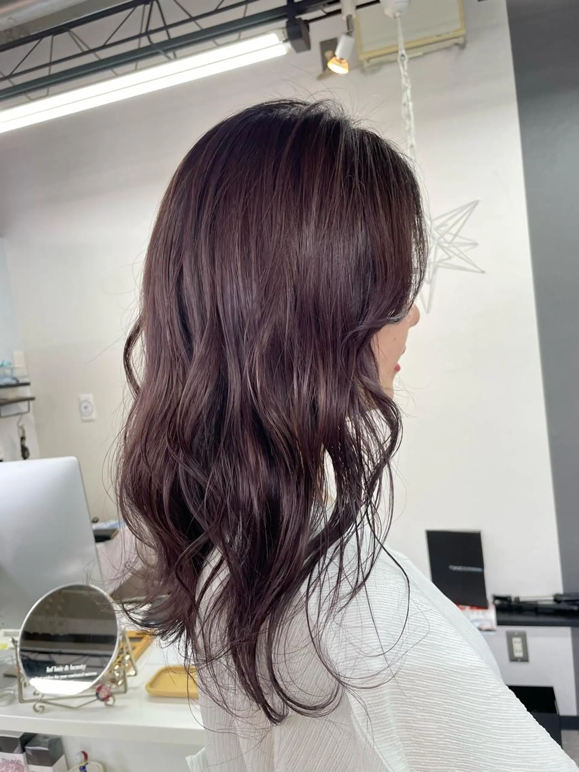 カラー オノ アカネのヘアスタイル