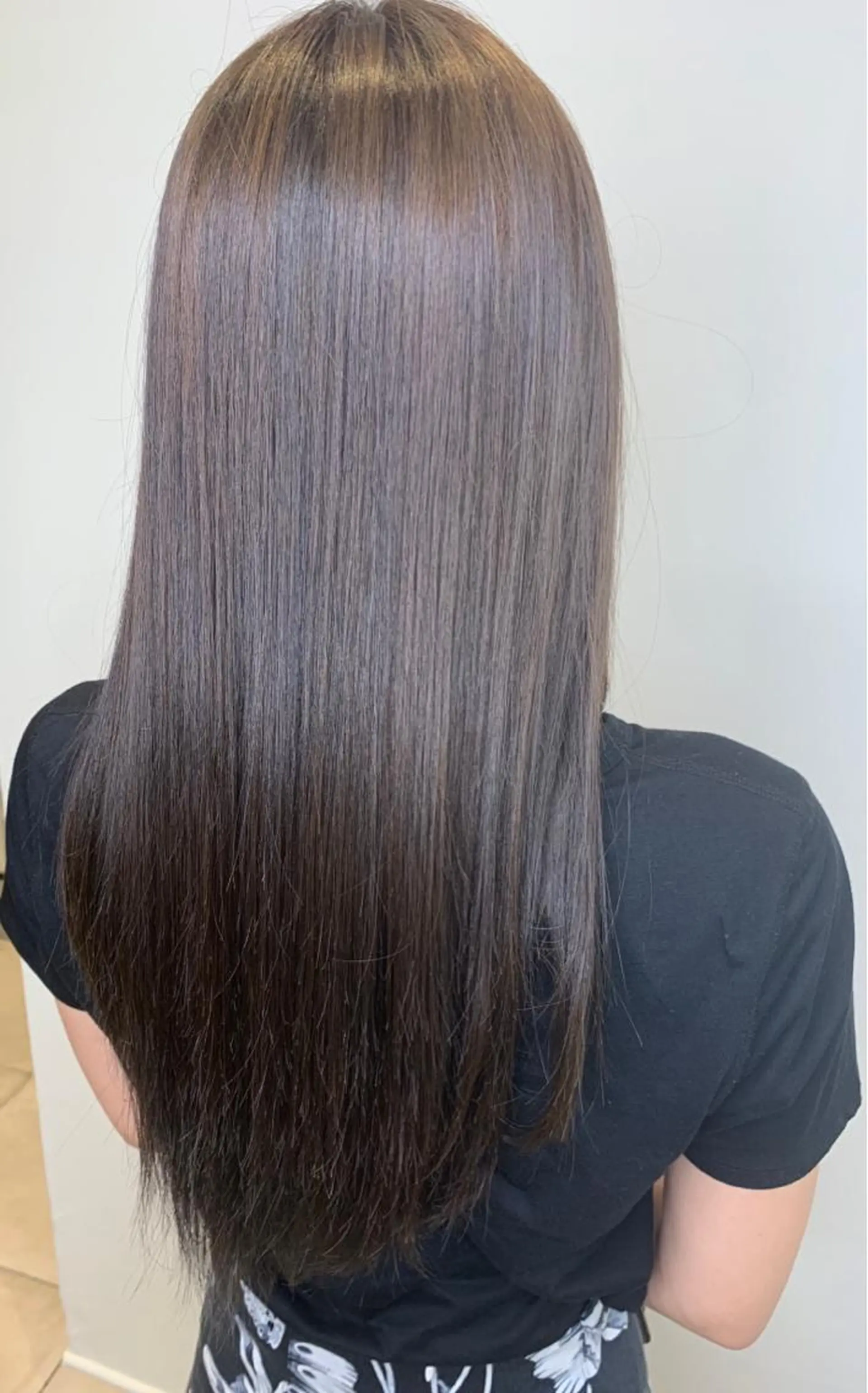 ロング 岡田 麗華のヘアスタイル