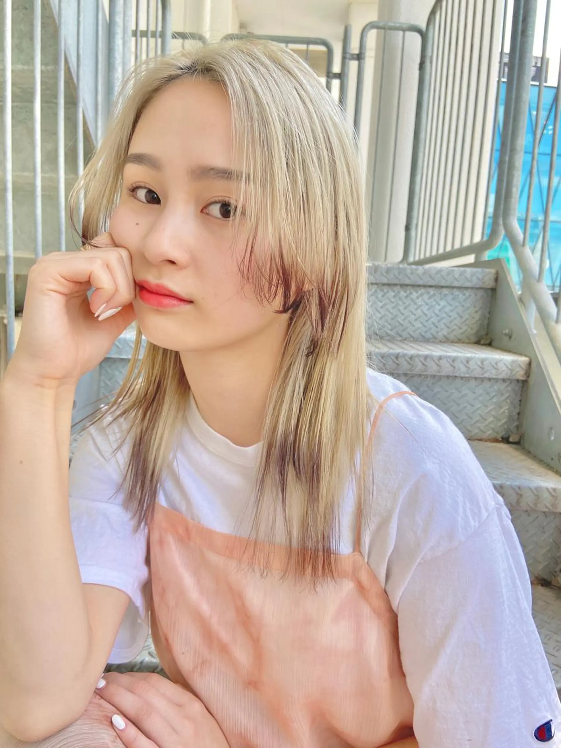 セミロング カラー ヘアアレンジ ブリーチ 天神レイヤーカット No.1💖マユカのヘアスタイル