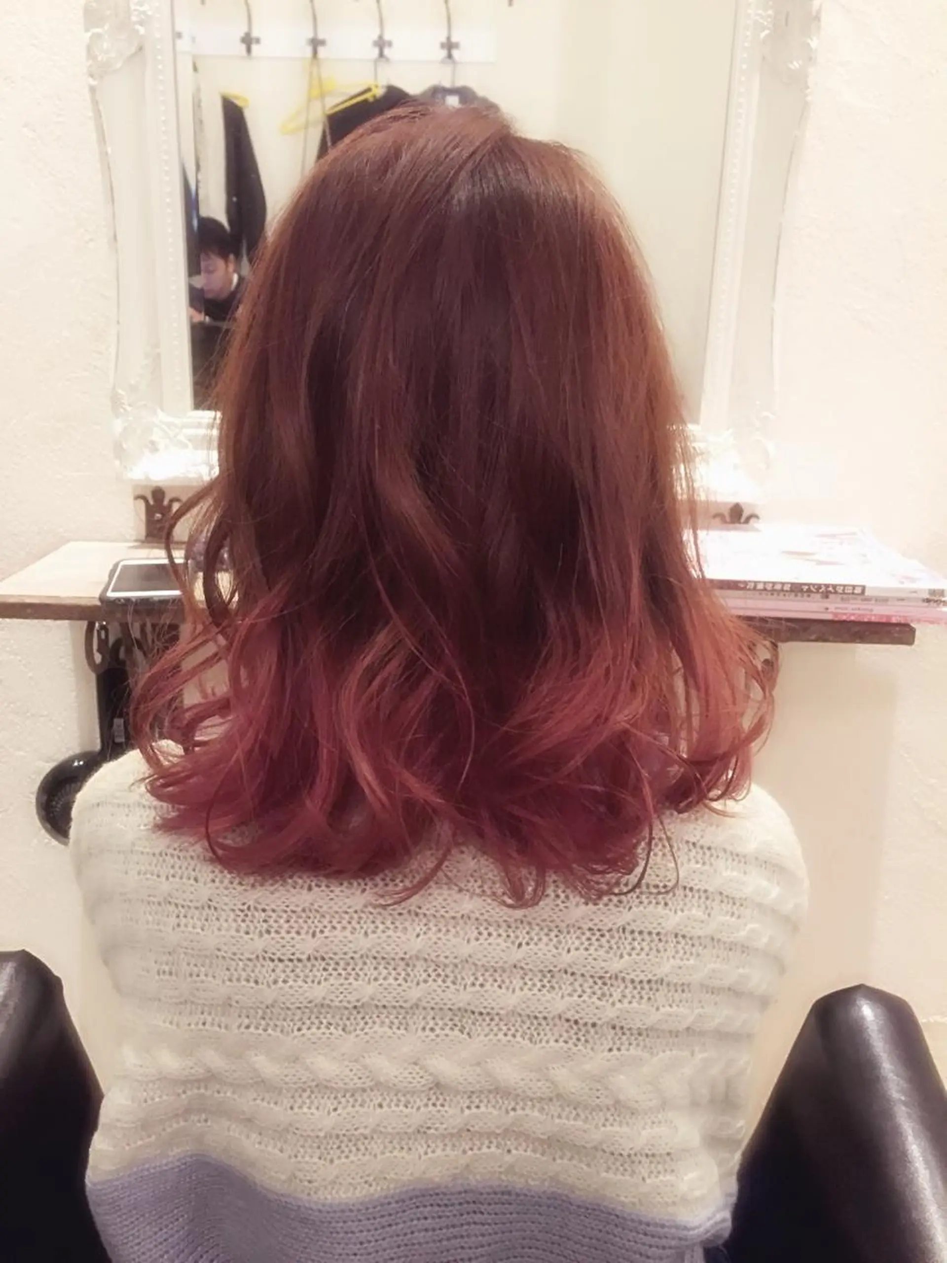 ミディアム セミロング カラー グラデーションカラー レッドカラー 櫻井 愛弓のヘアスタイル