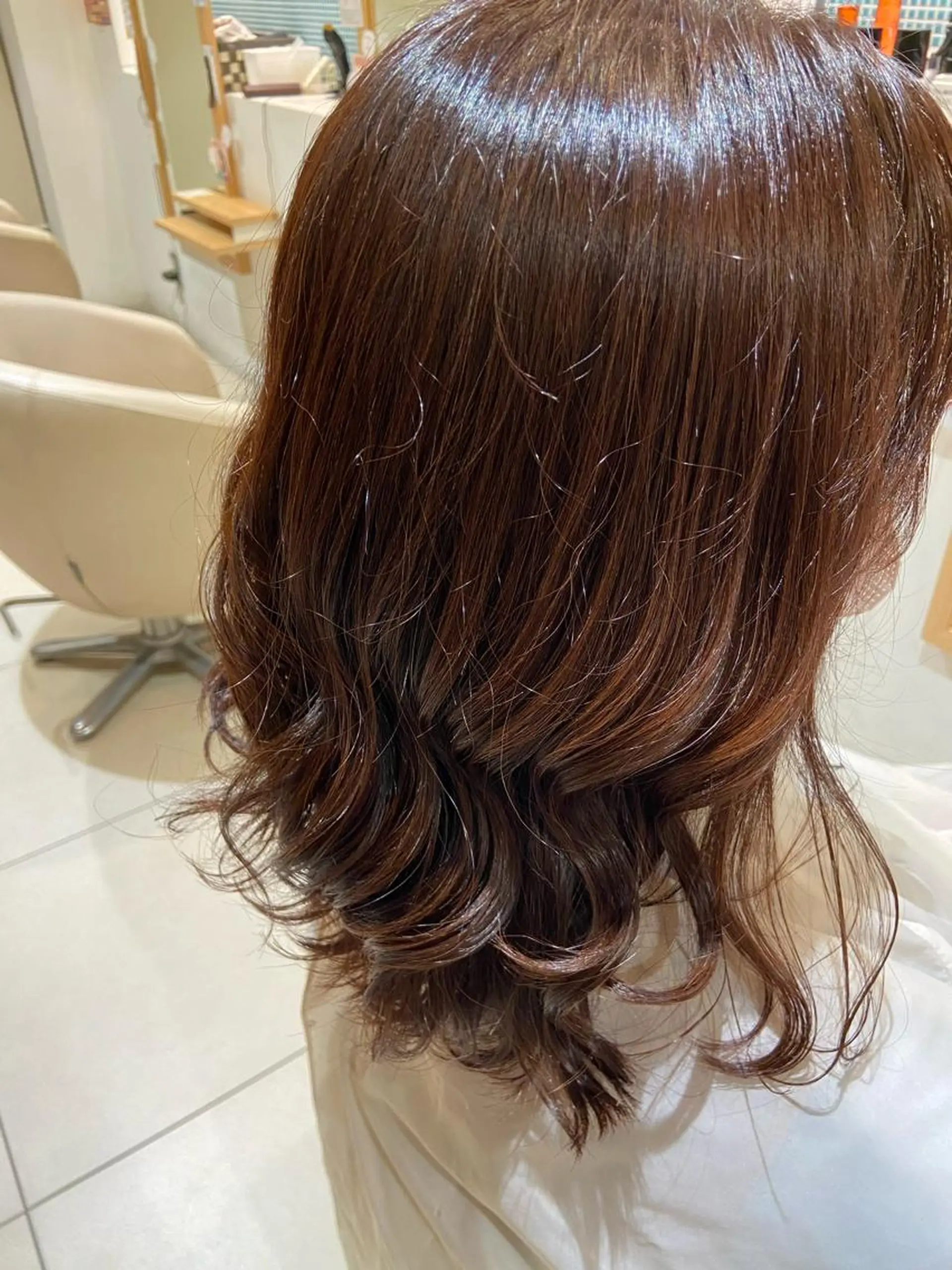 ロング _WHITE Renのヘアスタイル