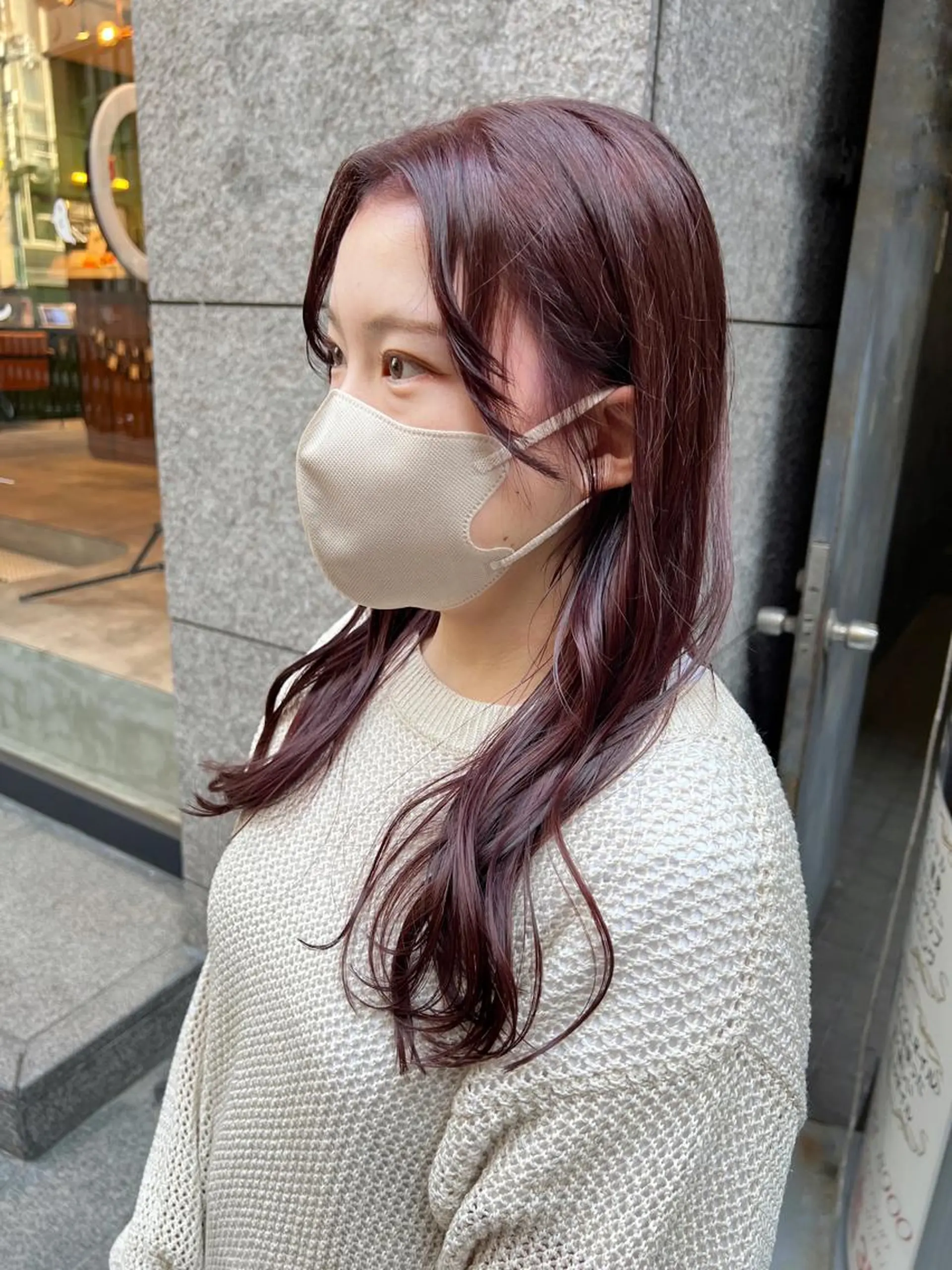 ロング カラー ボルドーカラー カット ヘアカラー トリートメント THINK SHOP sakiのヘアスタイル