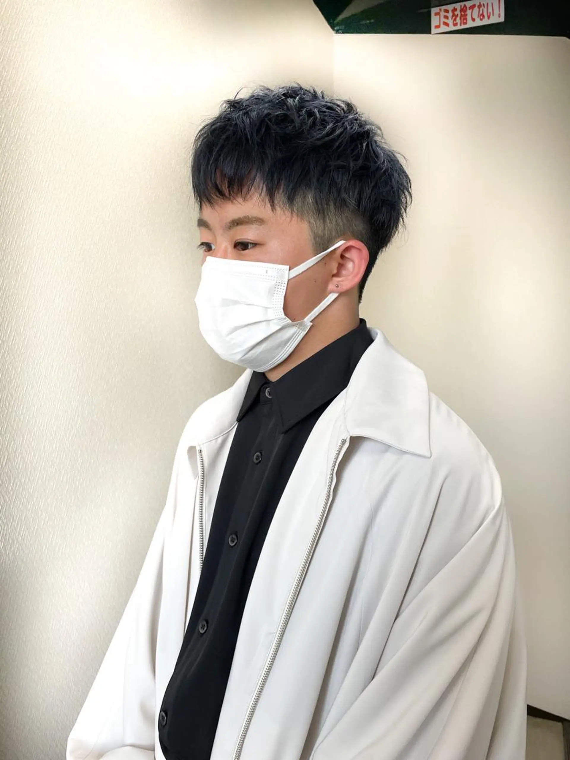 カラー メンズ 黒髪 ブルーカラー ブルーブラック グレージュ ラベンダーカラー メンズ特化/ 山口大輝のヘアスタイル