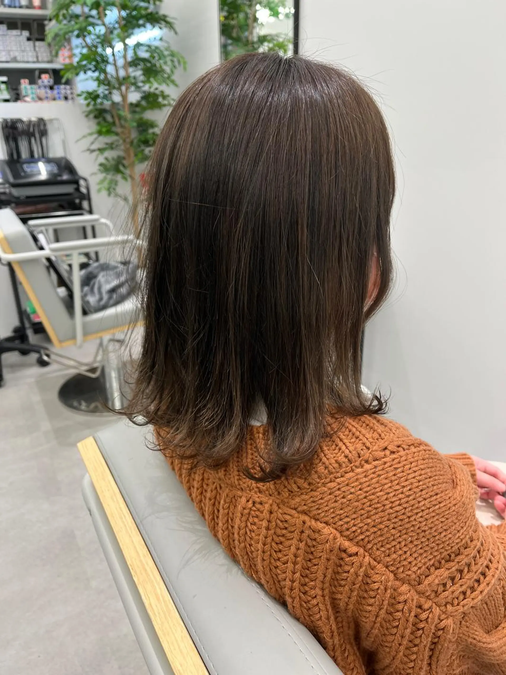 ミディアム カラー 菅 樹希弥のヘアスタイル